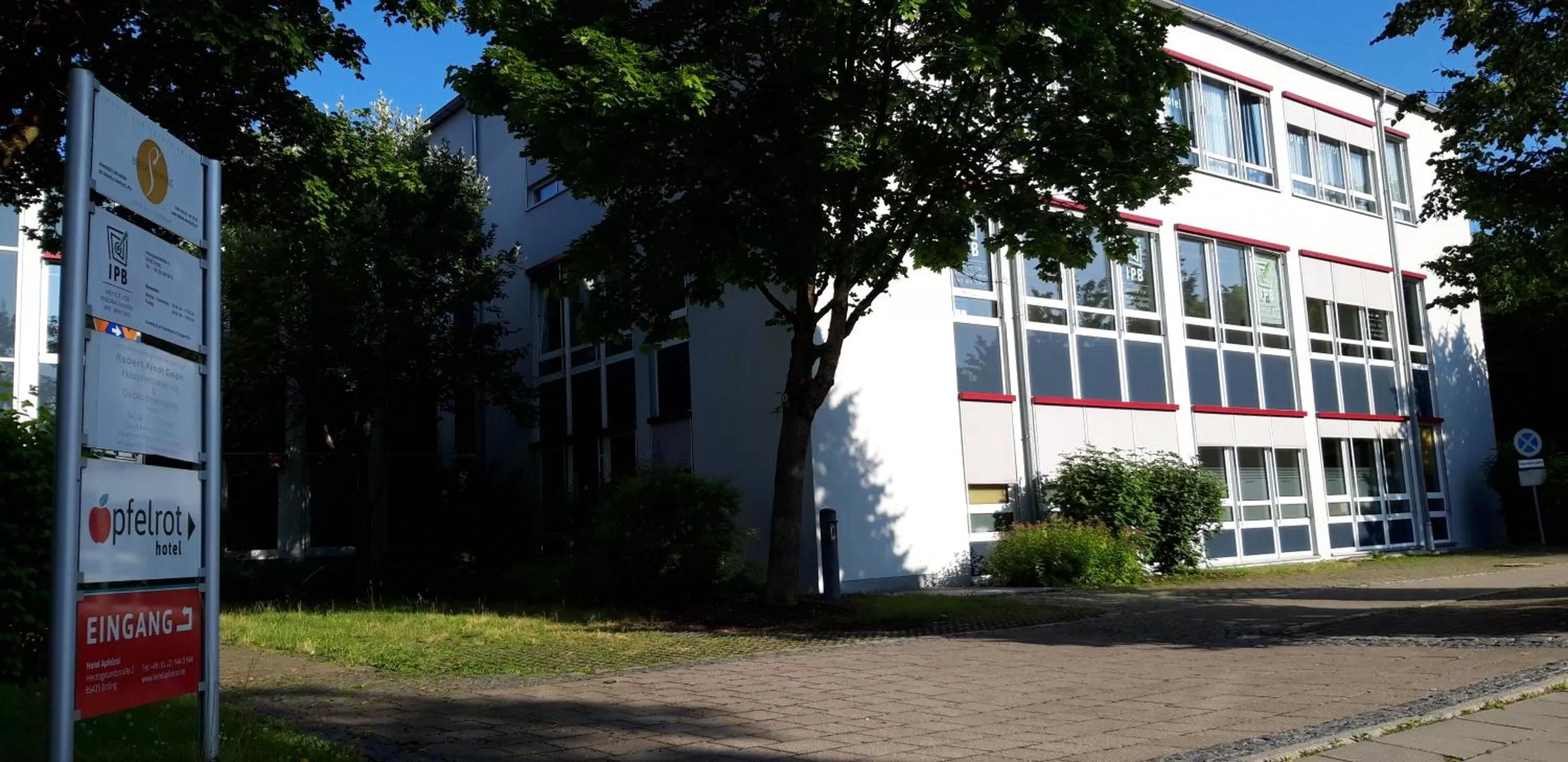 Property building in Hotel-Etage Apfelrot managed by Hotel Apfelbaum