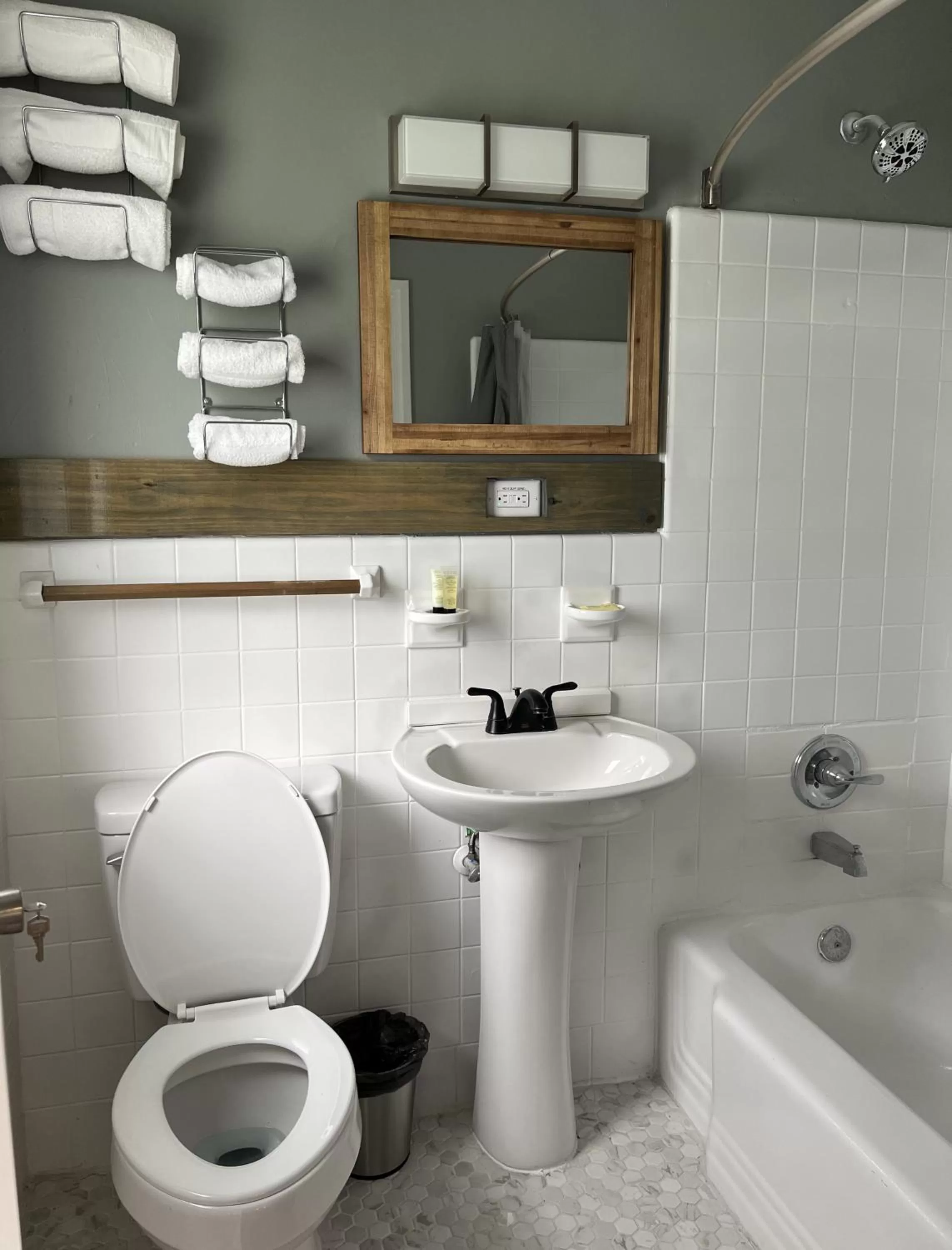 Bathroom in BlueGem Motel