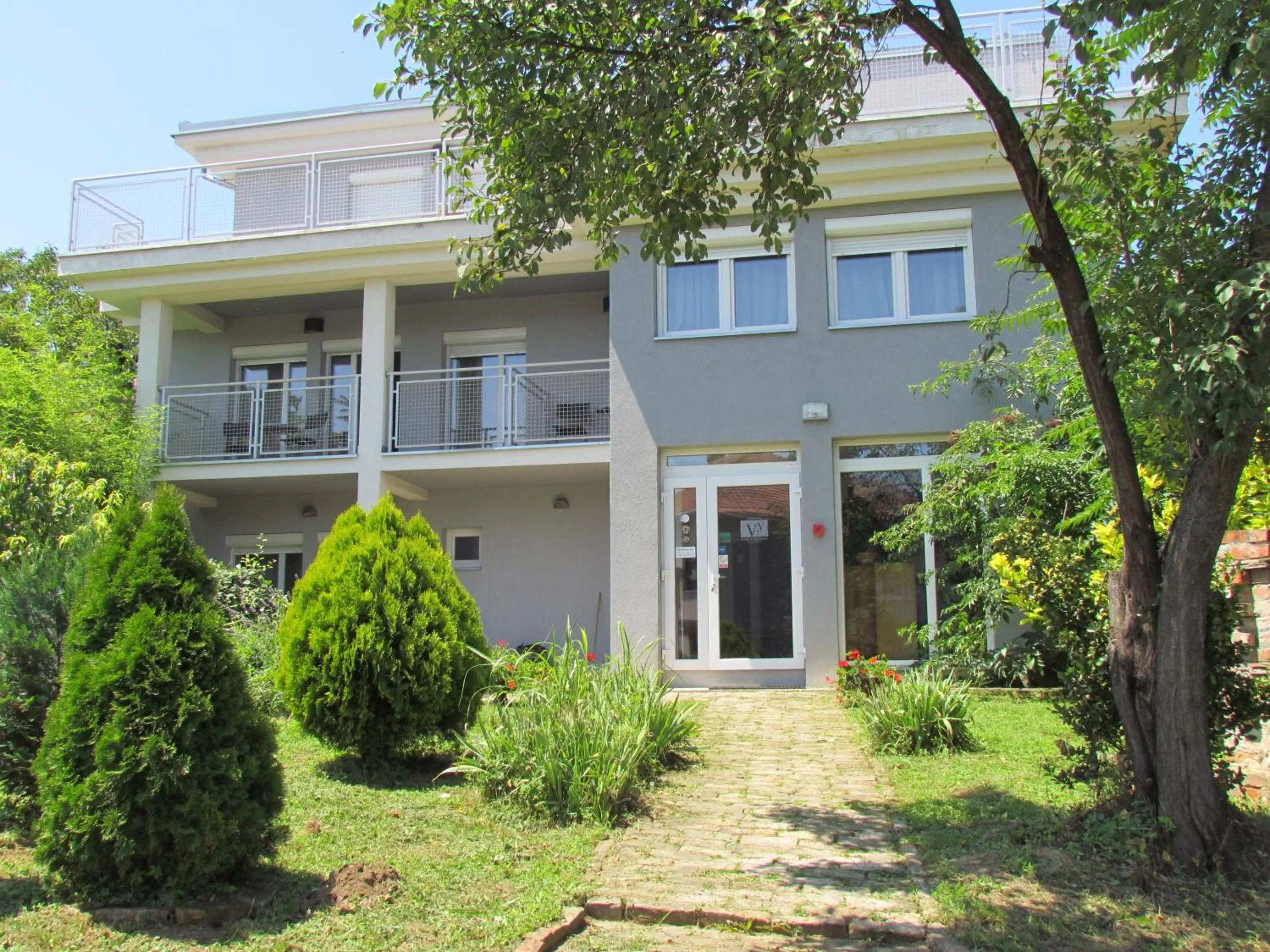 Garden, Property Building in Pansion Vila Vanda