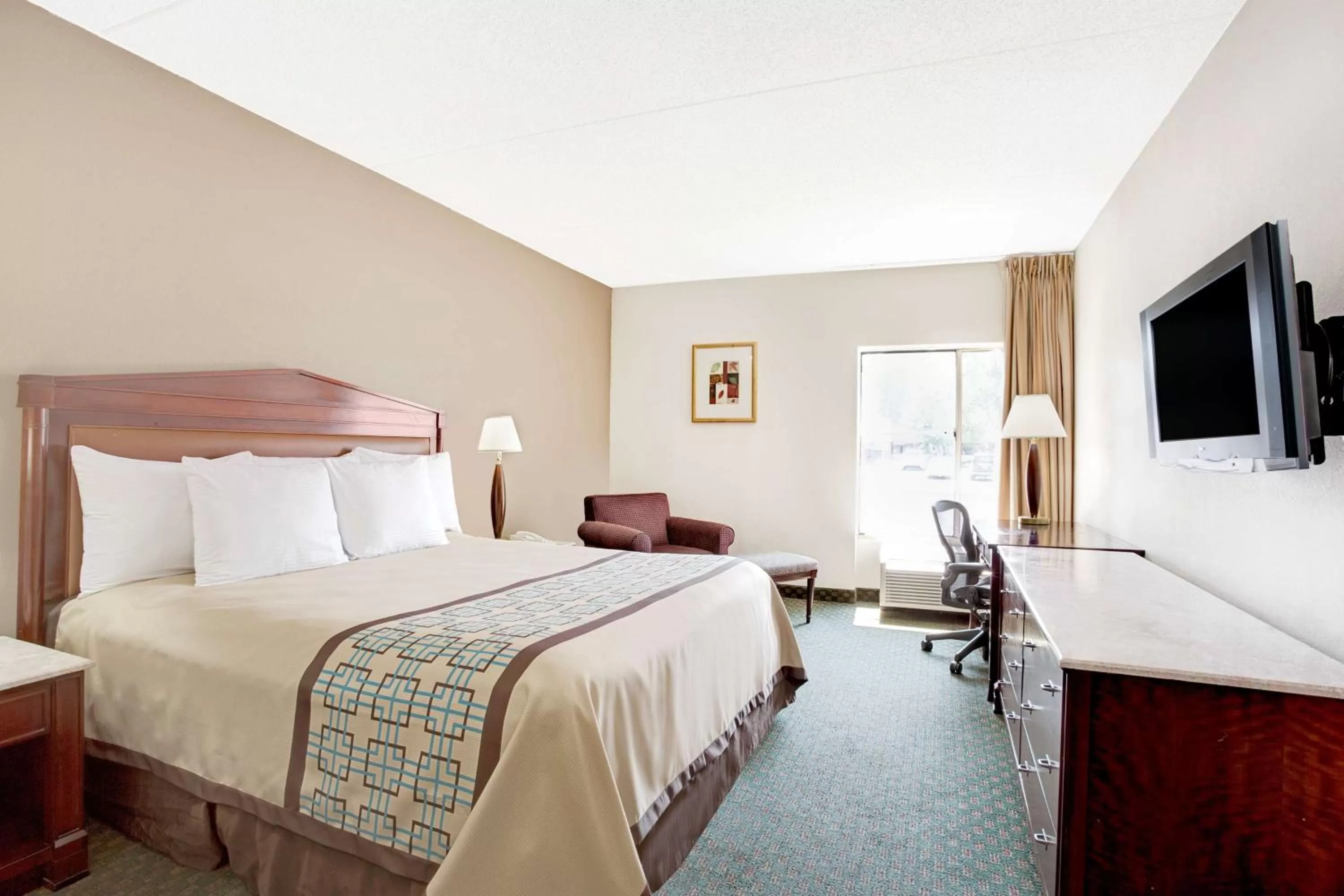 King Room- Non-Smoking in Days Inn by Wyndham Newport News City Center Oyster Point