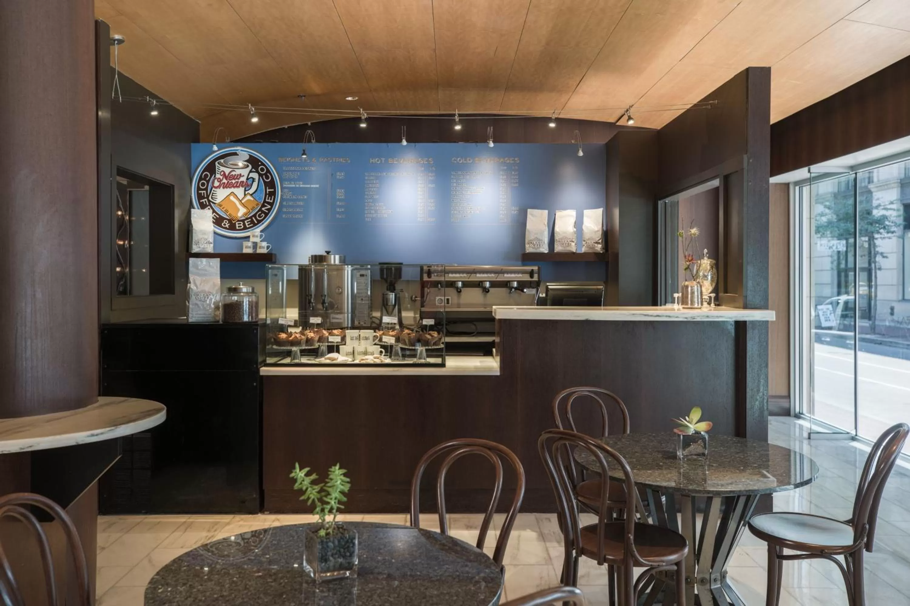 Restaurant/places to eat in Renaissance New Orleans Pere Marquette French Quarter Area Hotel