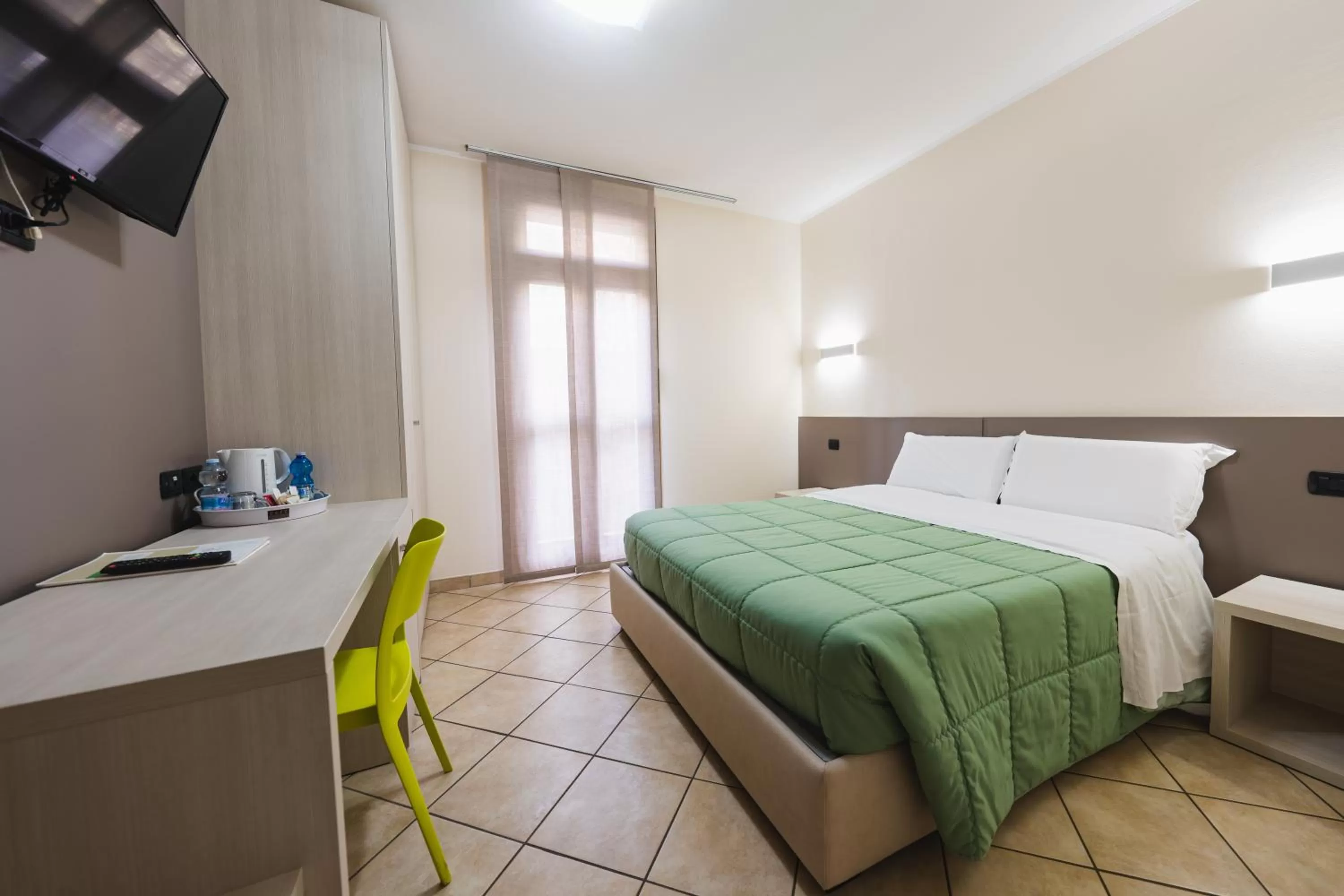 Bedroom, Bed in Parini Hotel