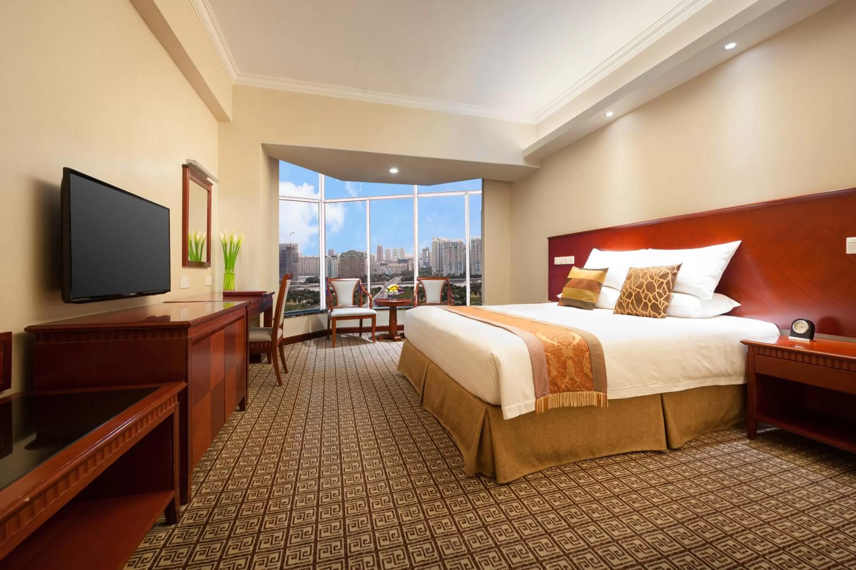 Bed in Ramada by Wyndham Pearl Guangzhou-Canton Fair Free Shuttle Bus