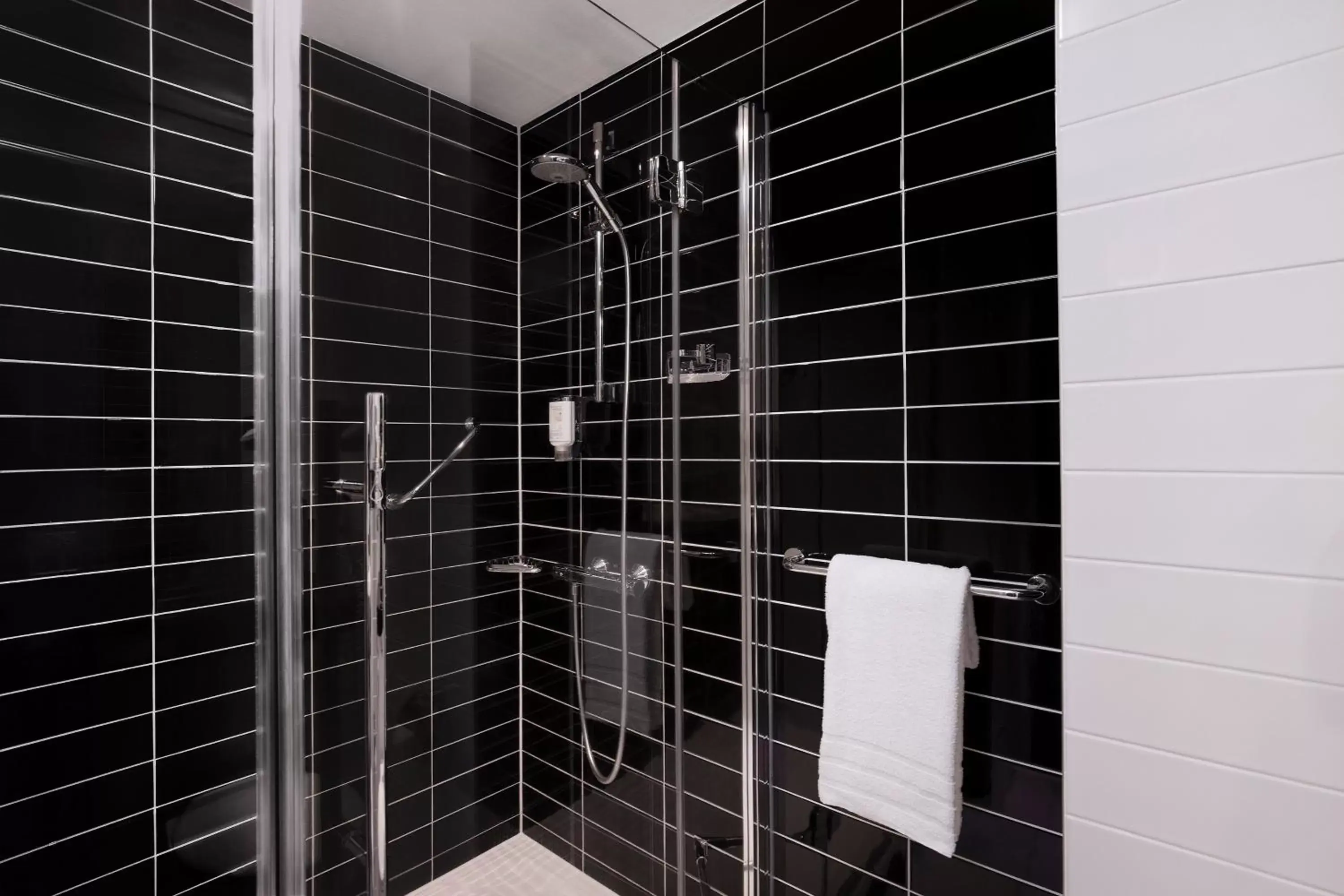 Standard Queen Room in Holiday Inn Express Bremen Airport by IHG Standard Queen Room in Holiday Inn Express Bremen Airport by IHG