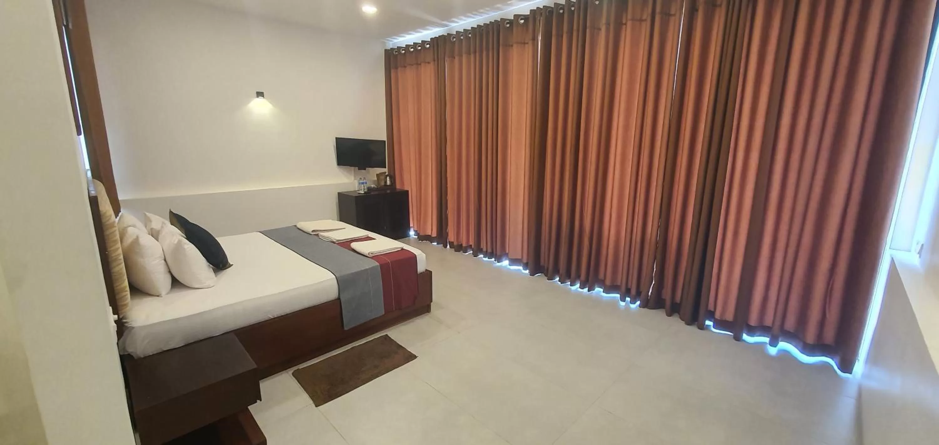 Bed in Hotel Kandyan View ''Free pickup from Kandy city''