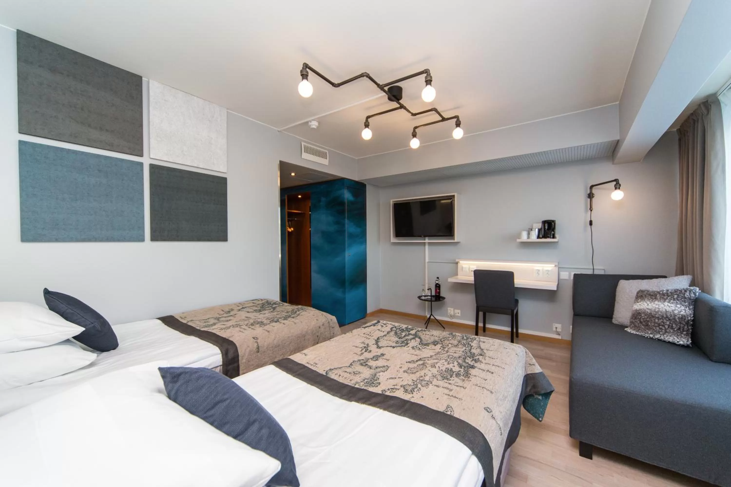 Photo of the whole room, Bed in Original Sokos Hotel Vaakuna Vaasa