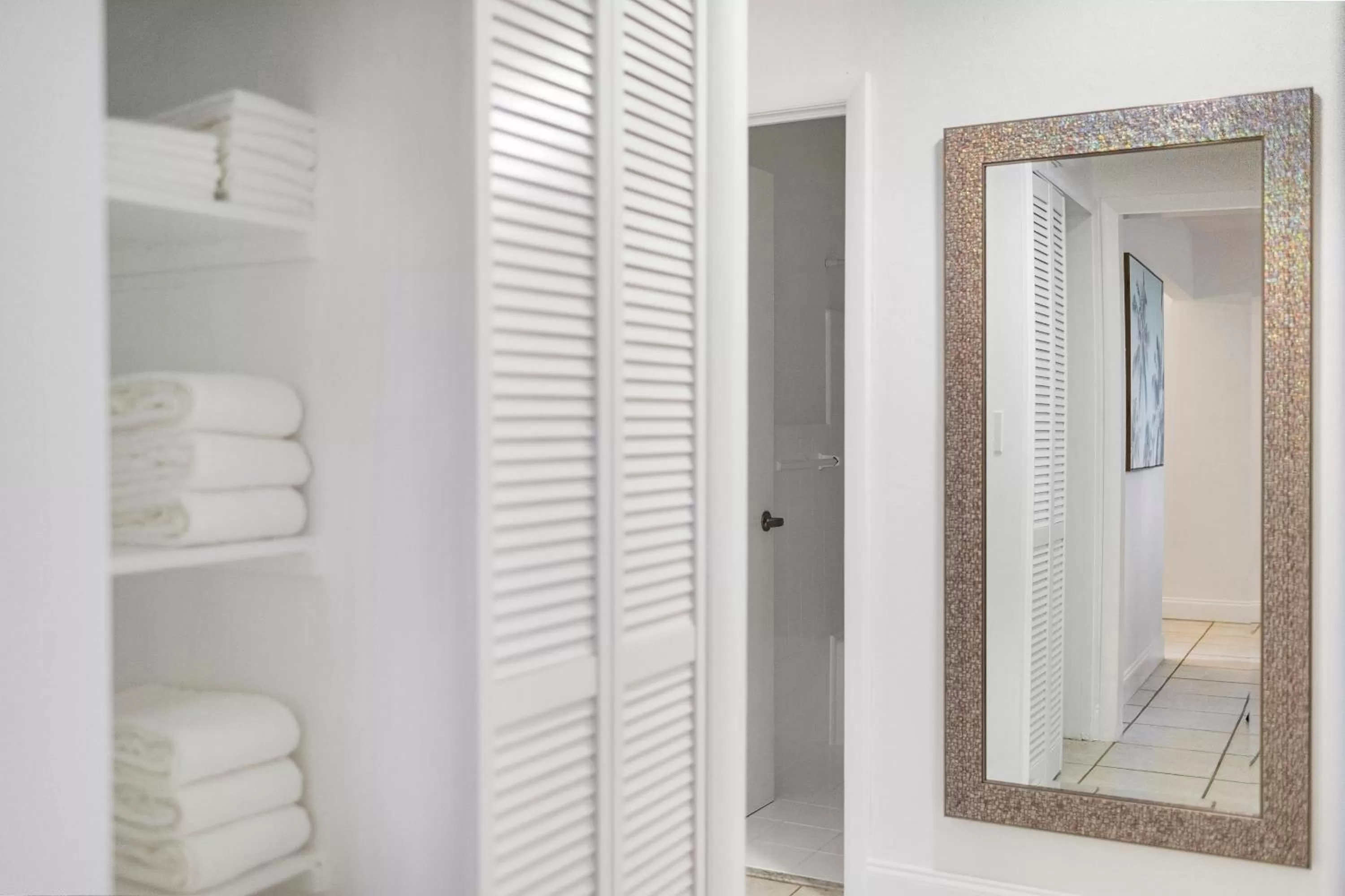 Decorative detail in Alani Bay Premium Condos