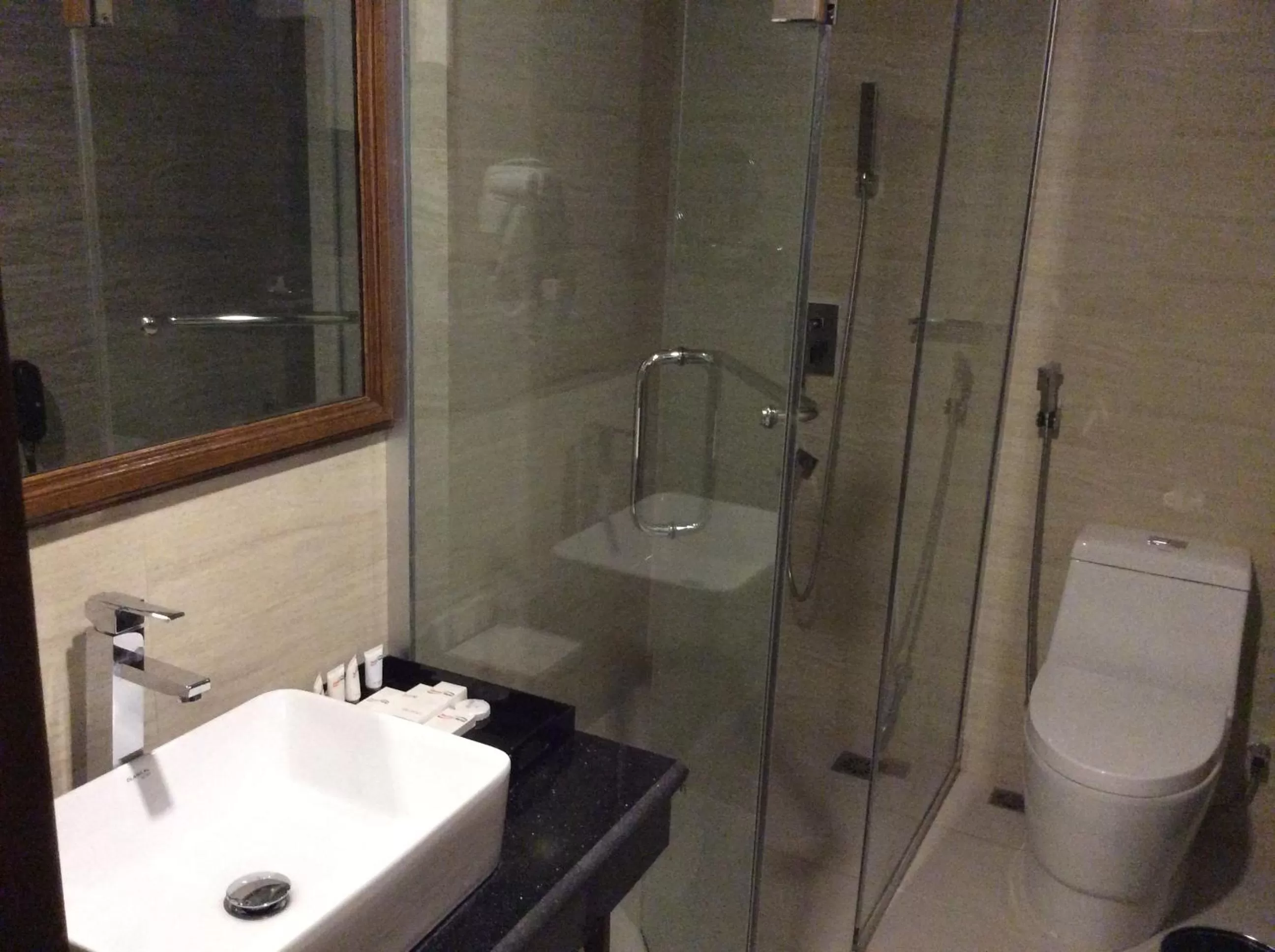 Shower in Marino Royal Hotel