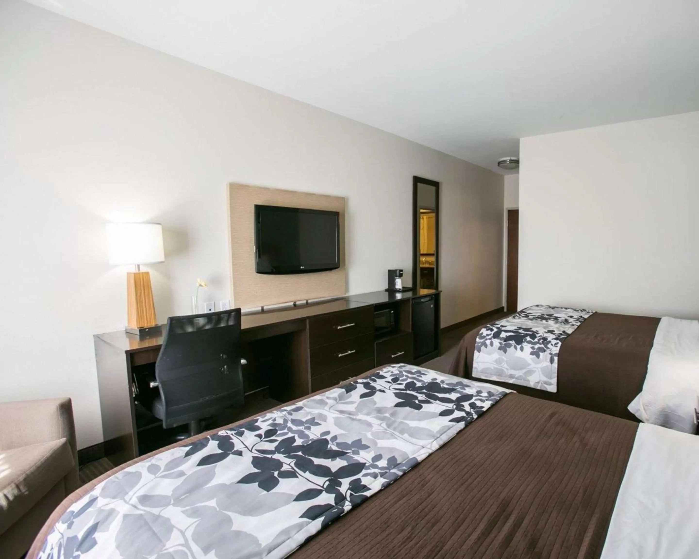 Photo of the whole room, Bed in Sleep Inn & Suites Austin North - I-35