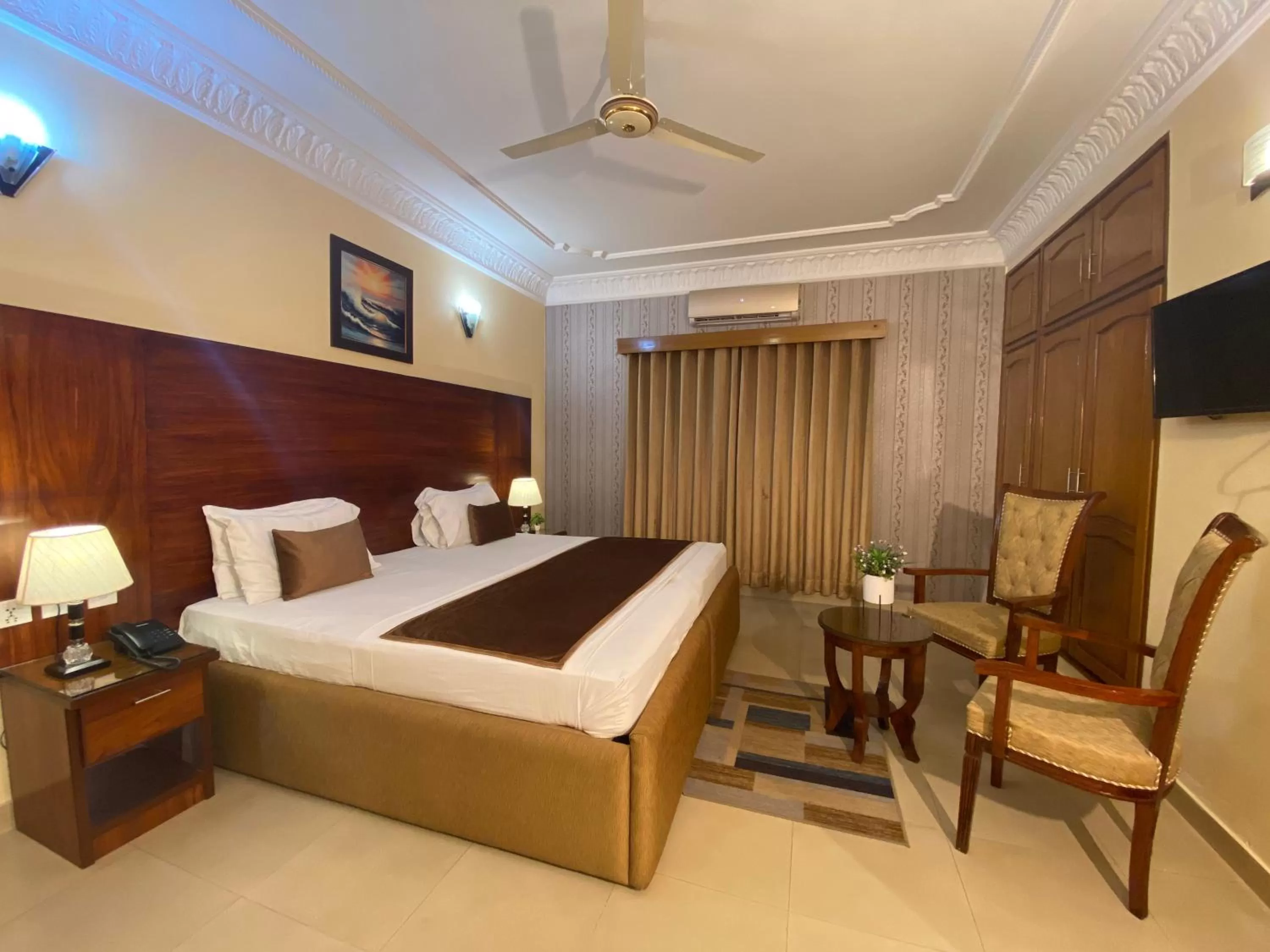 Bed in World Inn Karachi