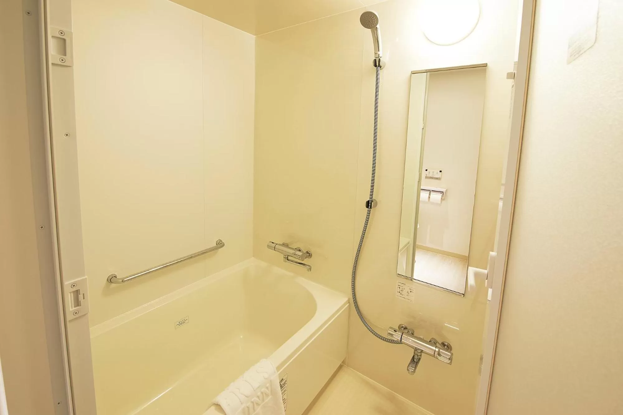 Photo of the whole room in Sotetsu Fresa Inn Tokyo Kinshicho