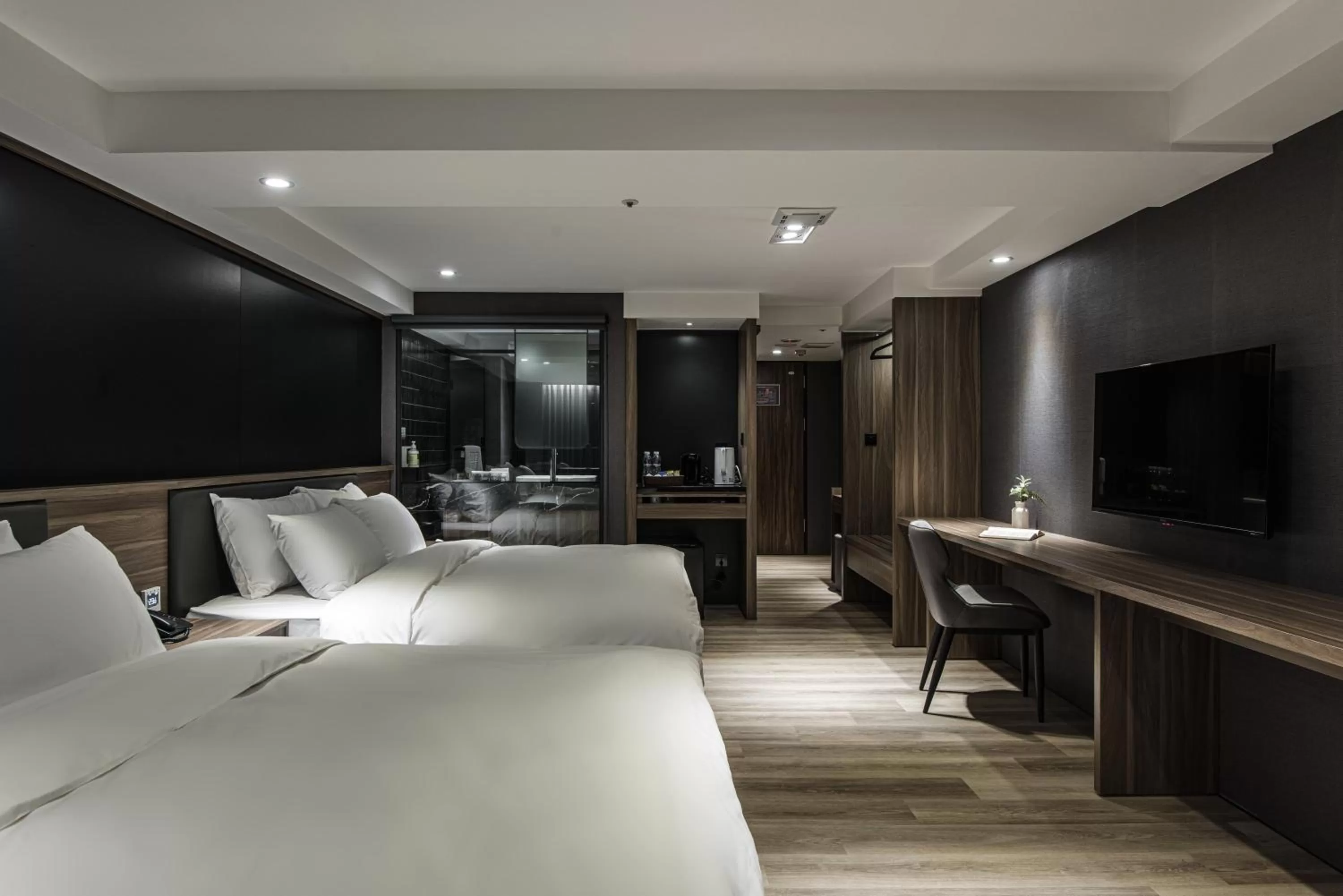 Bed in Autumn Willow Hotel