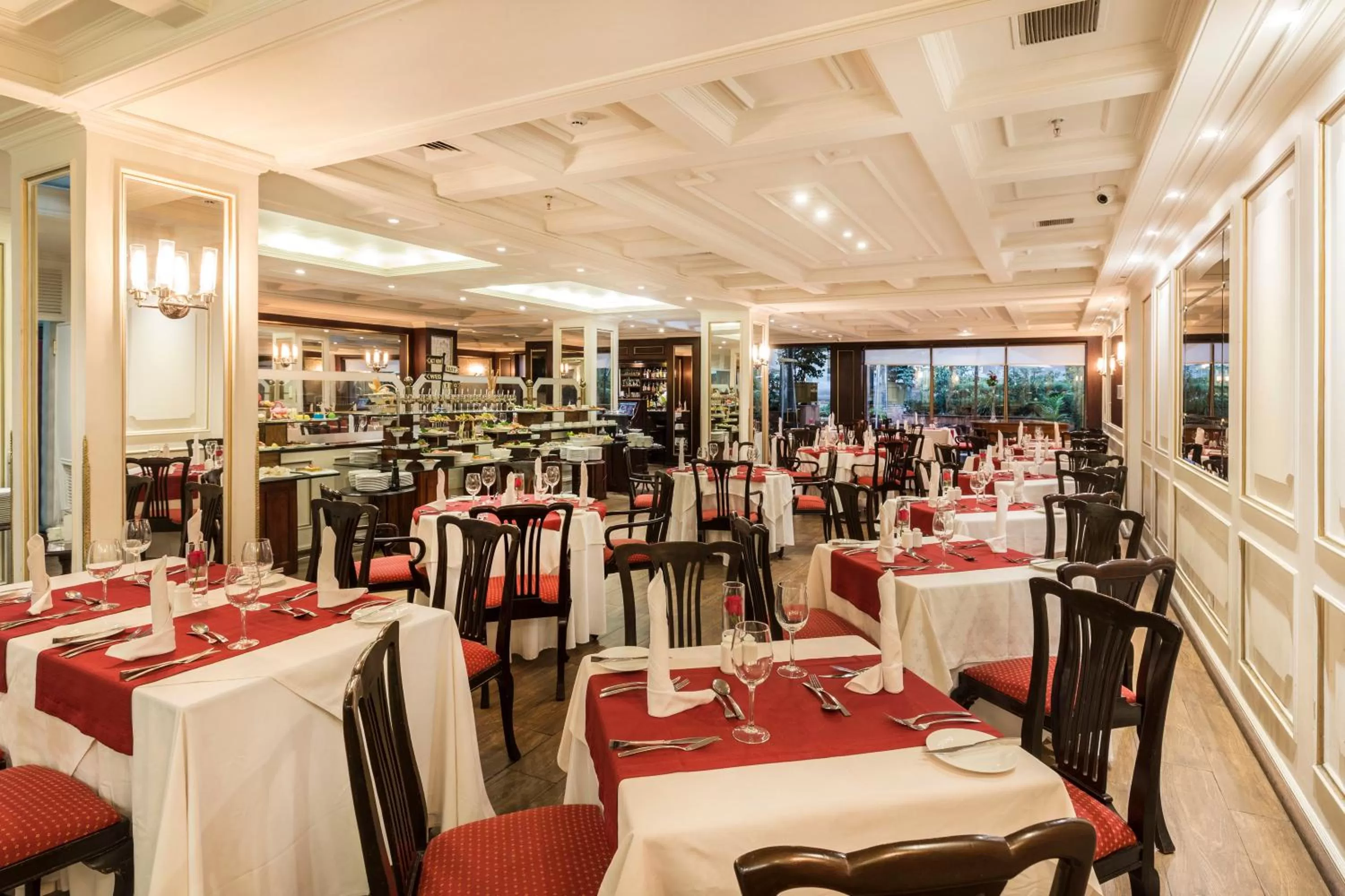 Restaurant/places to eat in Park Plaza Santiago