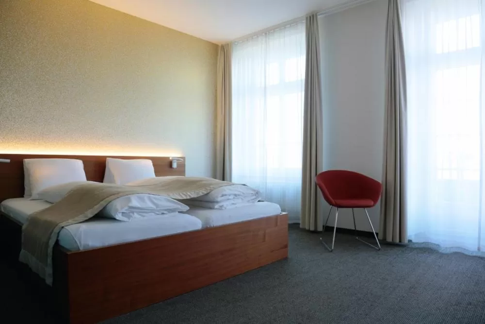 Bed in Hotel Engel am Bahnhof