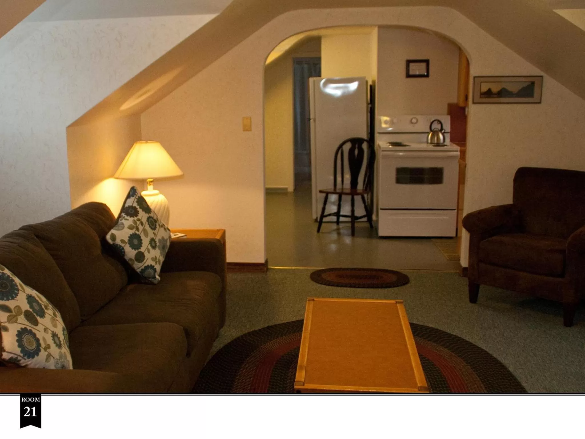 Kitchen or kitchenette, Seating Area in Ecola Creek Lodge