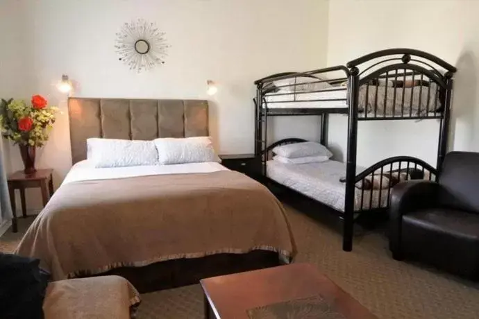 Superior Family Room in Black Rooster Guesthouse Superior Family Room in Black Rooster Guesthouse