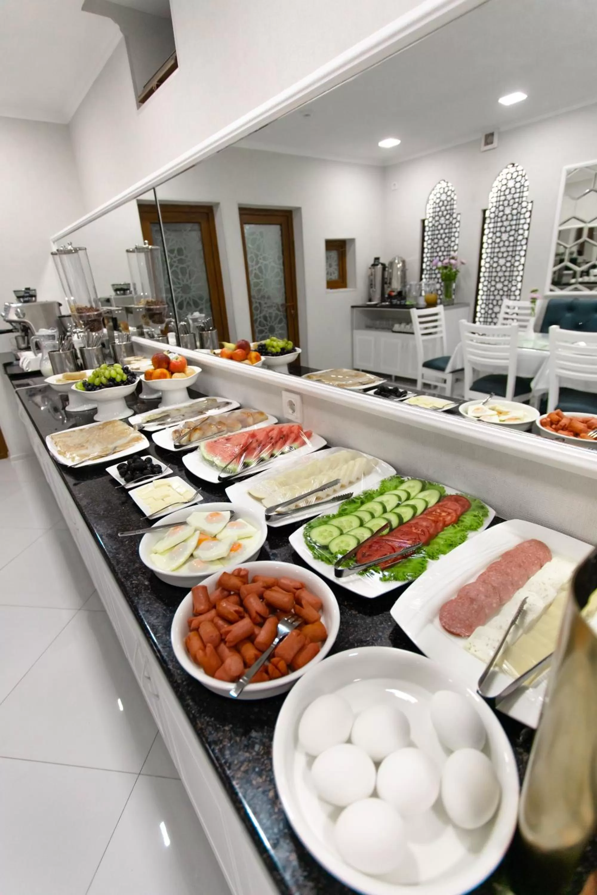 Food and drinks, Food in Registon Saroy Hotel