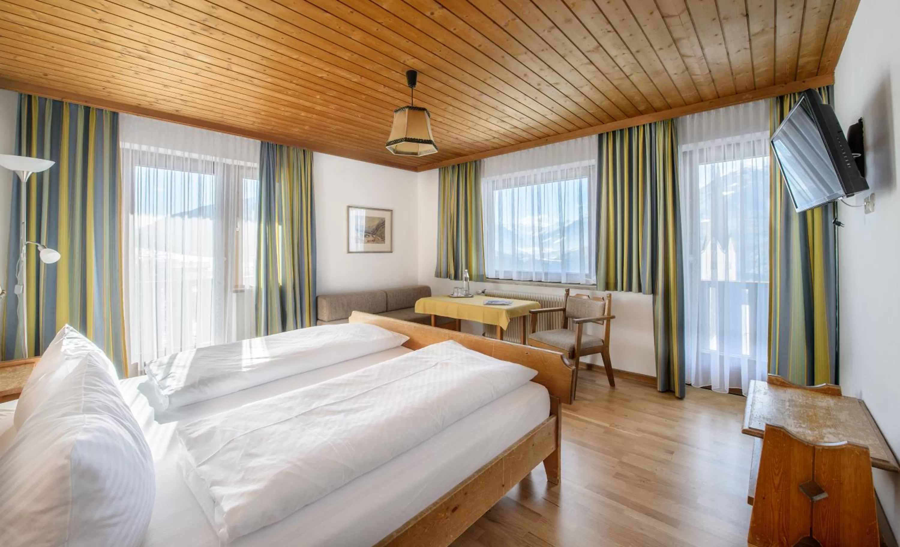 Photo of the whole room, Bed in Bärenwirth - Hotel & Restaurant