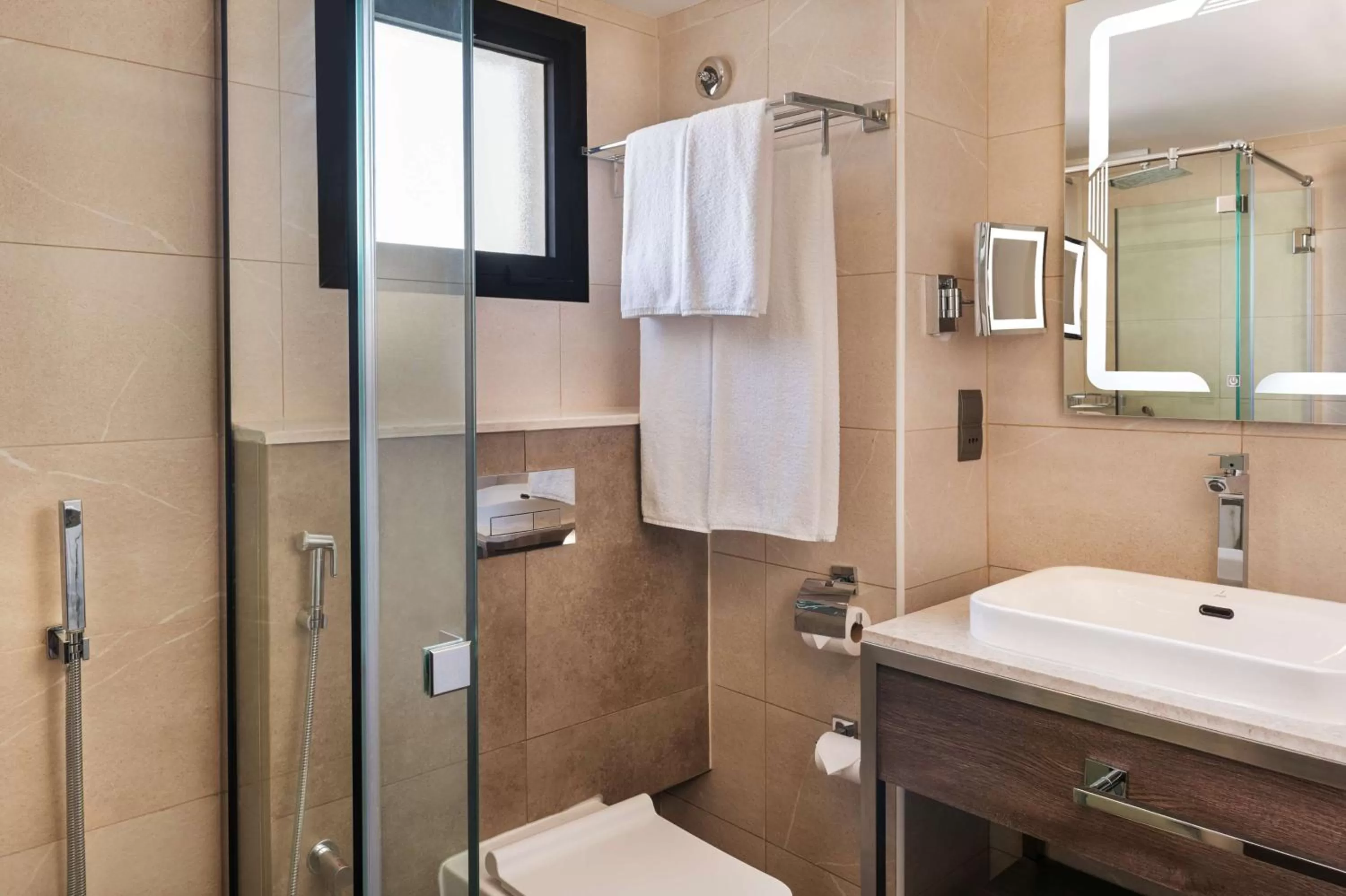 Shower in Radisson Blu Hotel & Resort, Al Ain