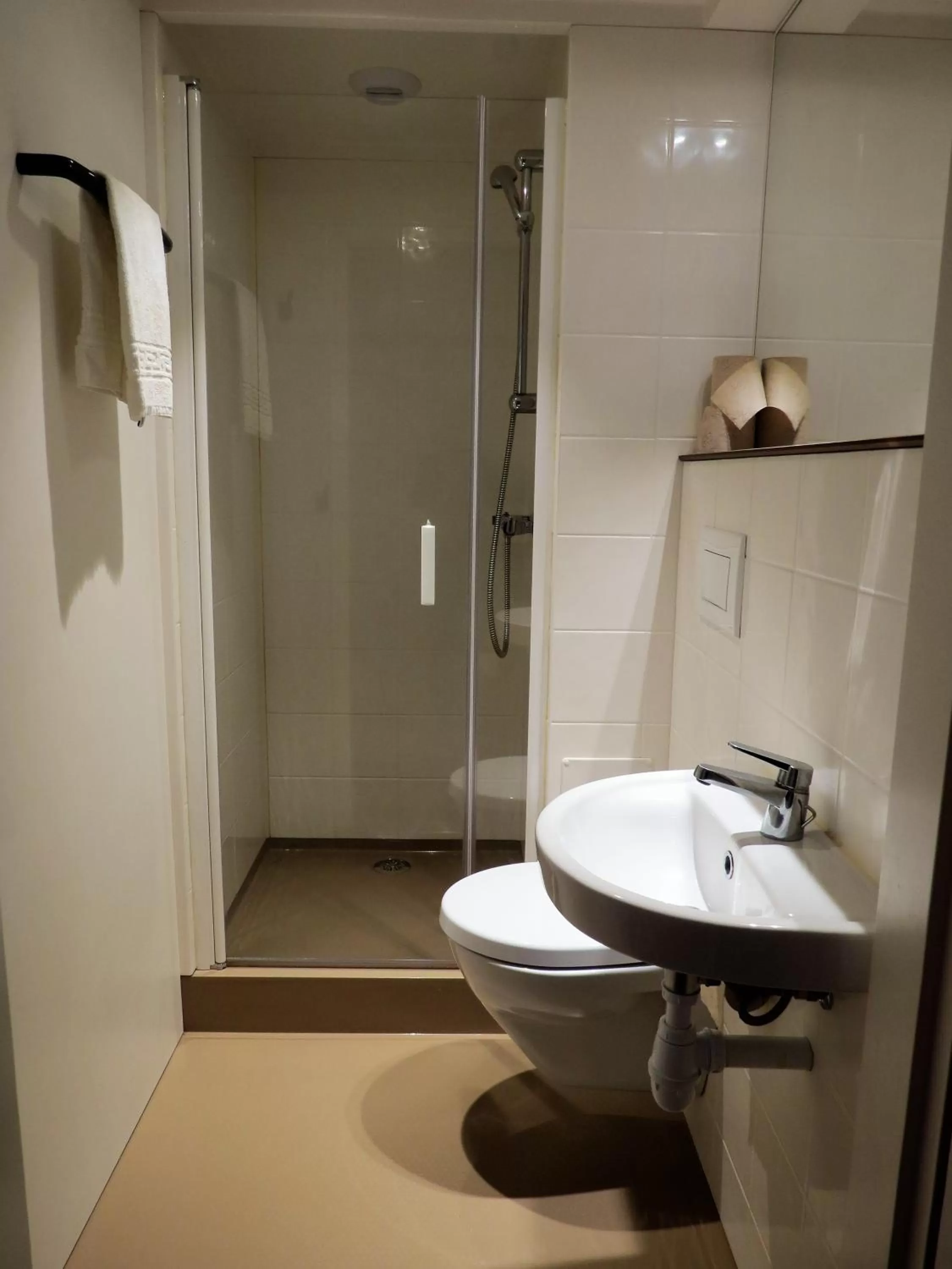 Shower in Hotel le Faisan