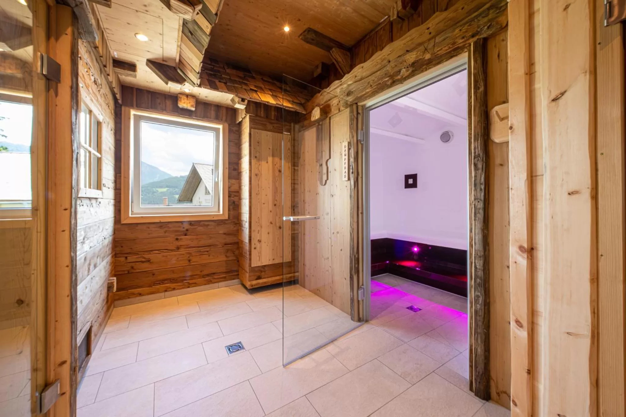 Steam room in Hotel Loy