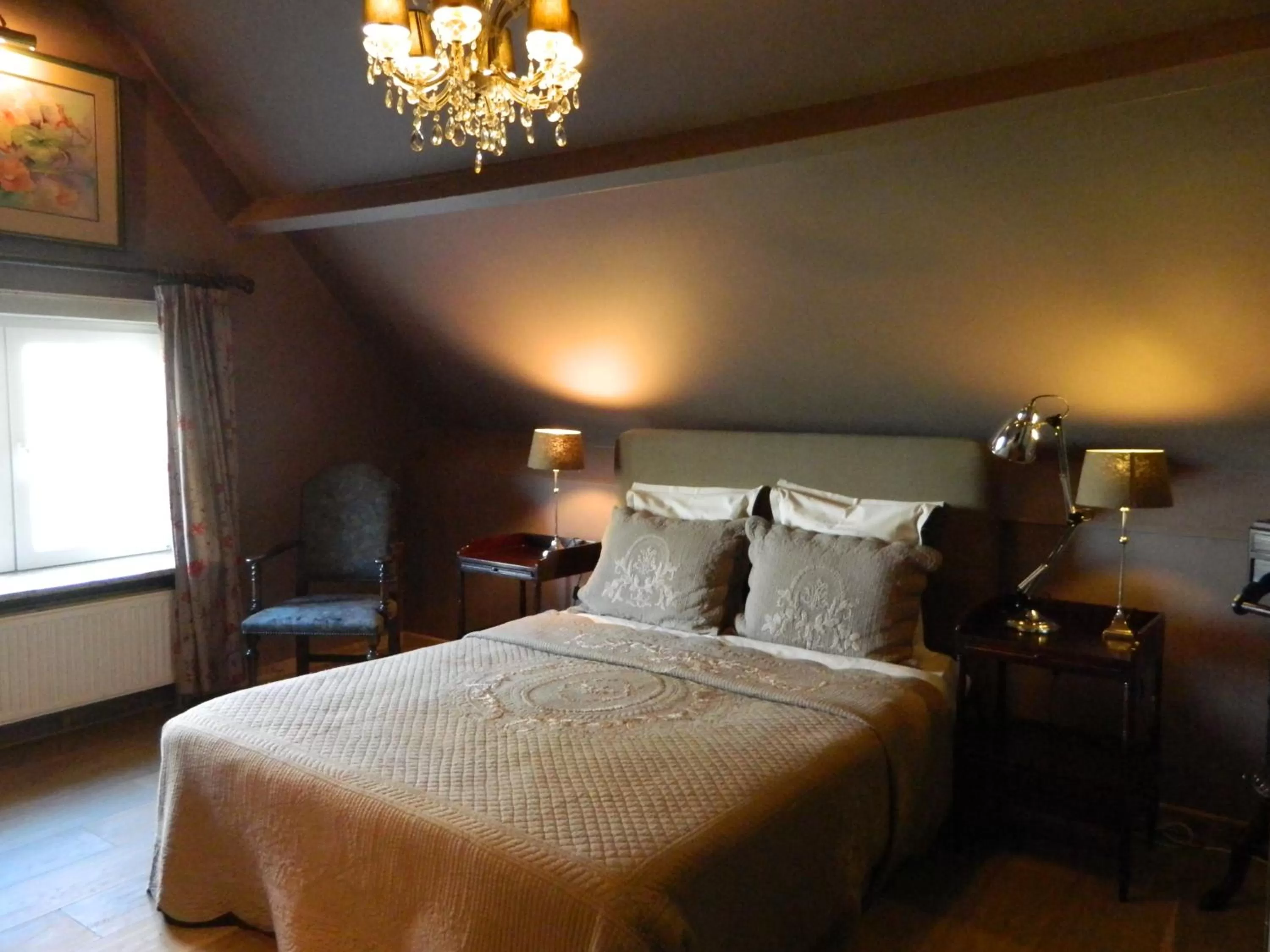 Photo of the whole room, Bed in Boutique hotel Het Bloemenhof