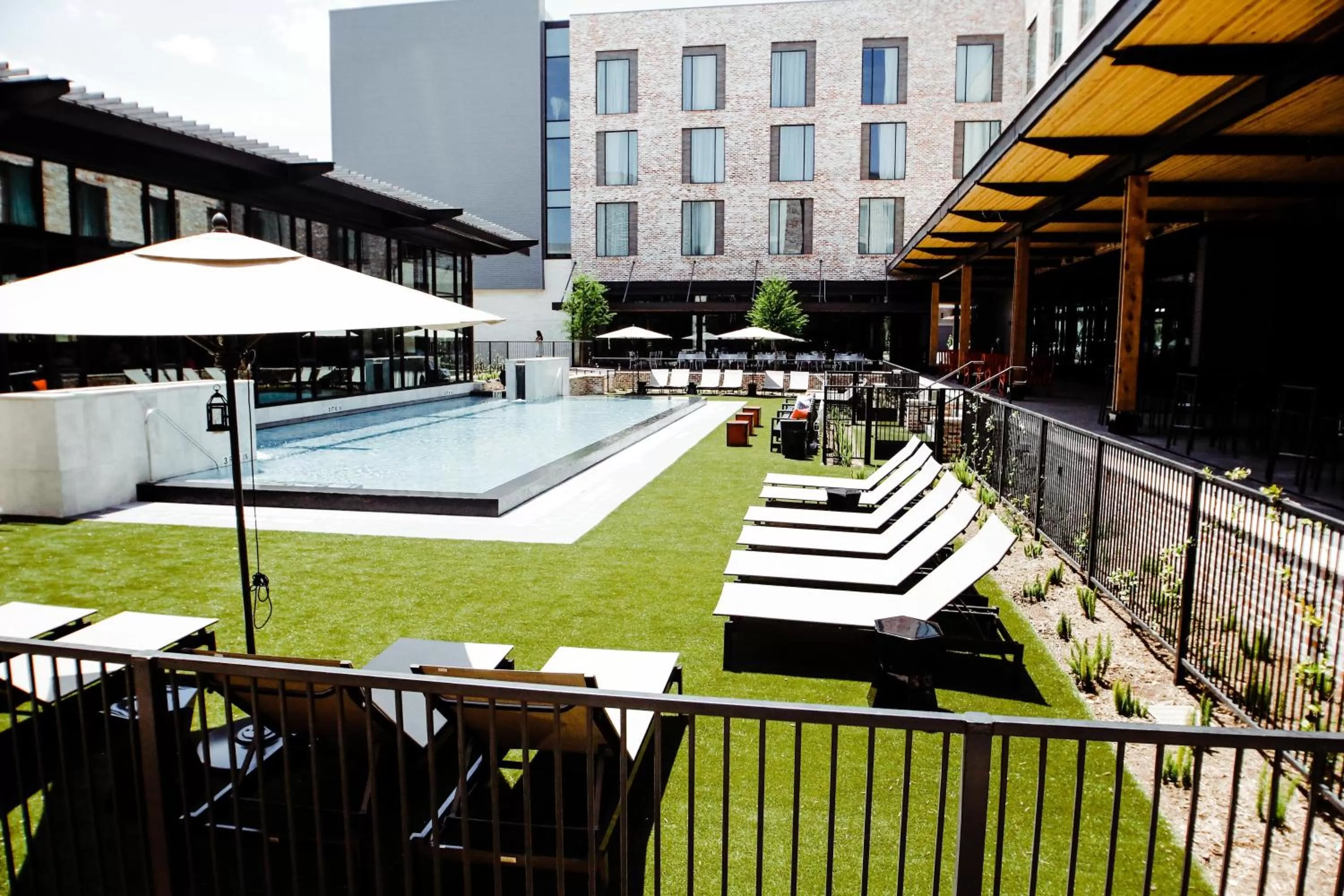 Swimming pool in The George, by Valencia Hotel Collection