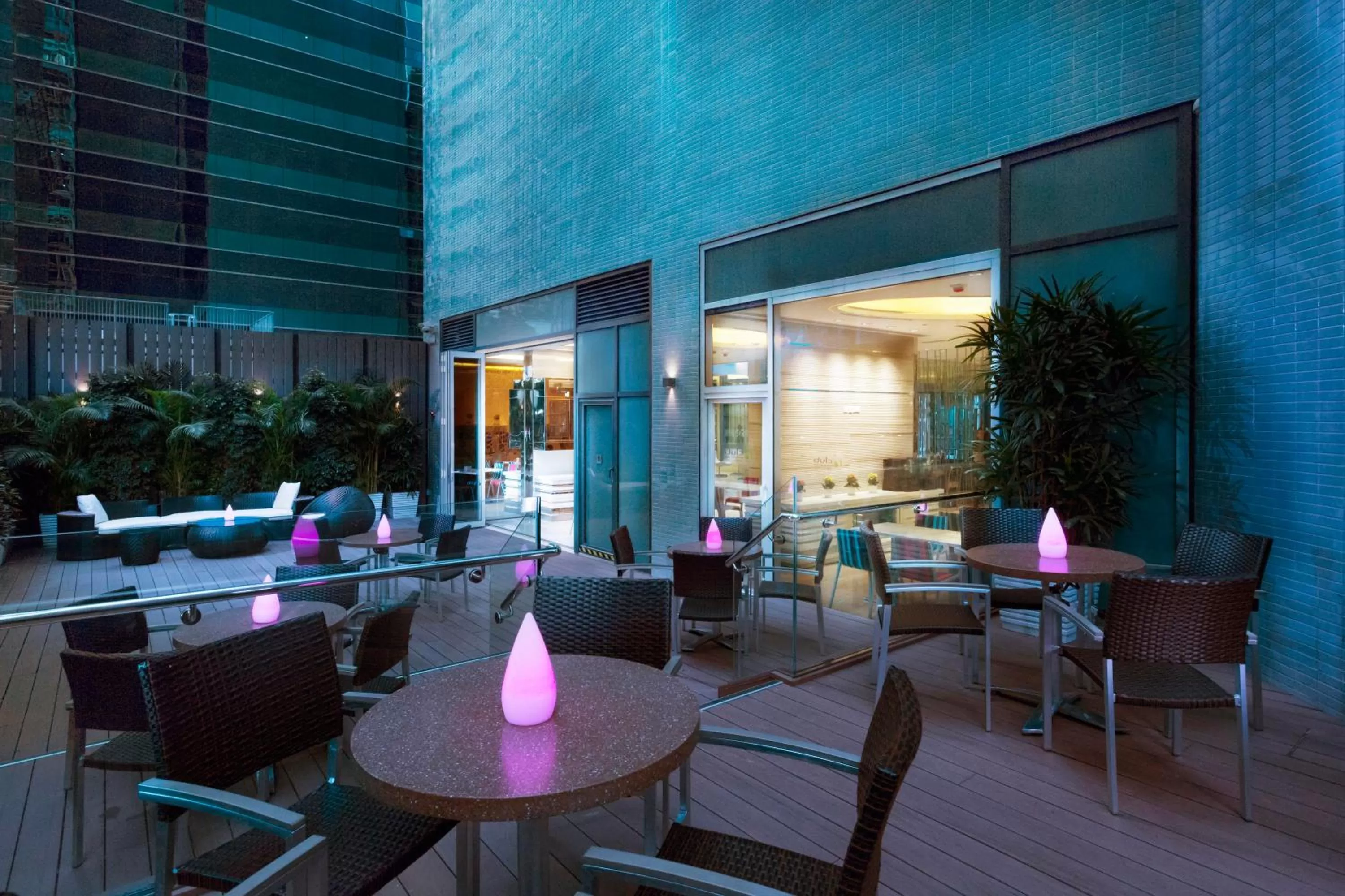 Restaurant/places to eat in iclub Fortress Hill Hotel