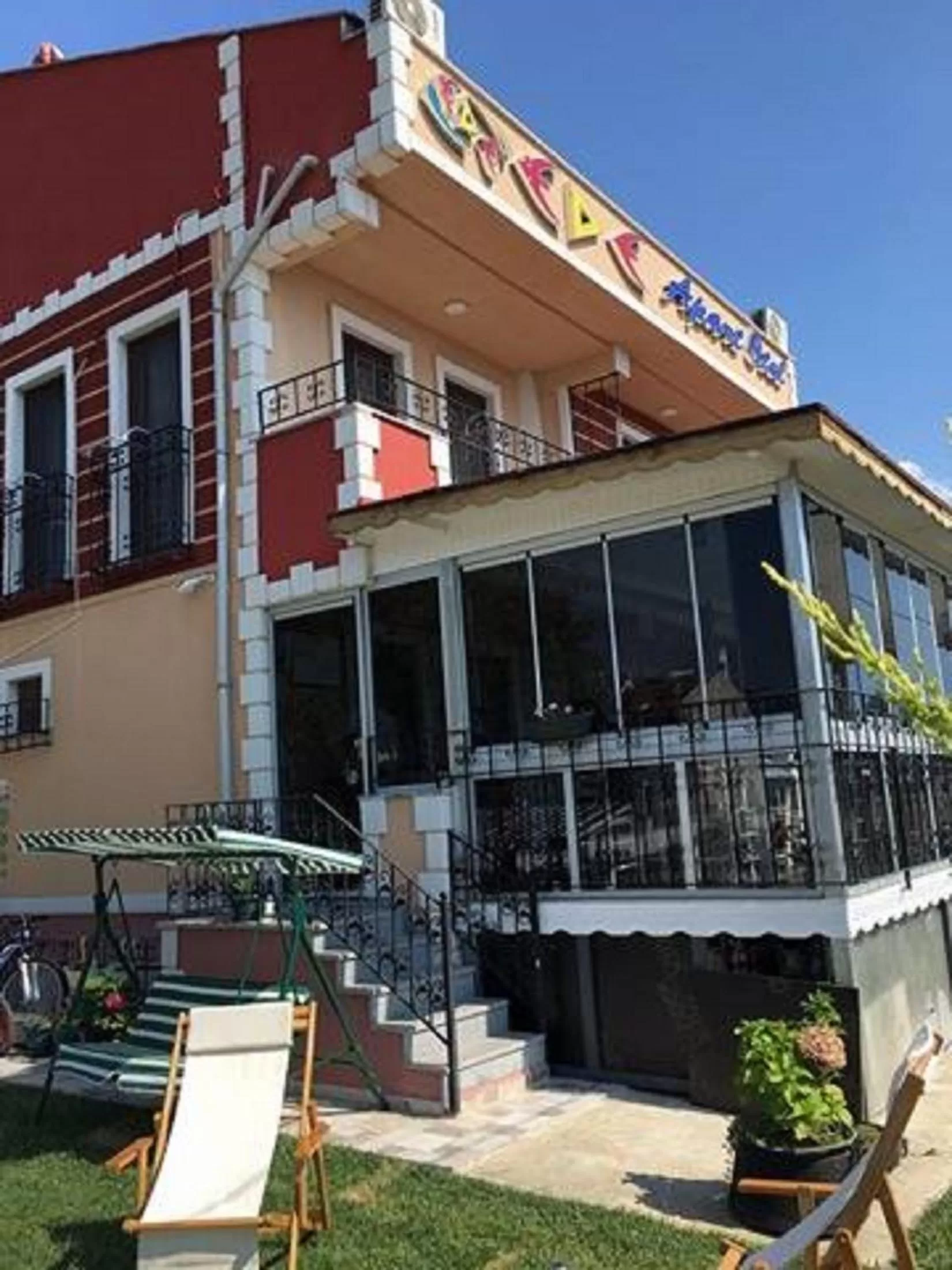 Facade/entrance in Ede Apart Otel