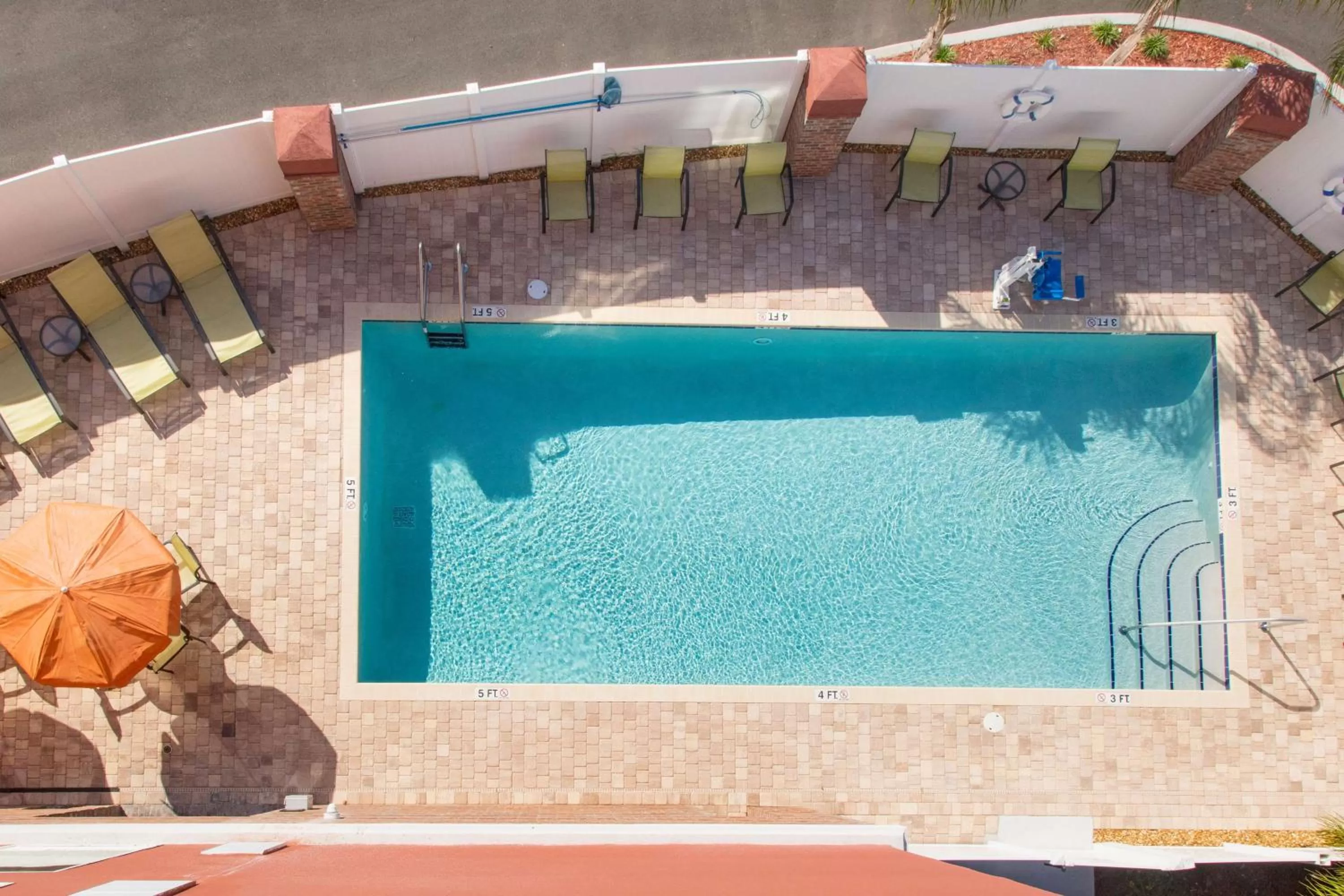 Pool view in Hampton Inn - Palatka