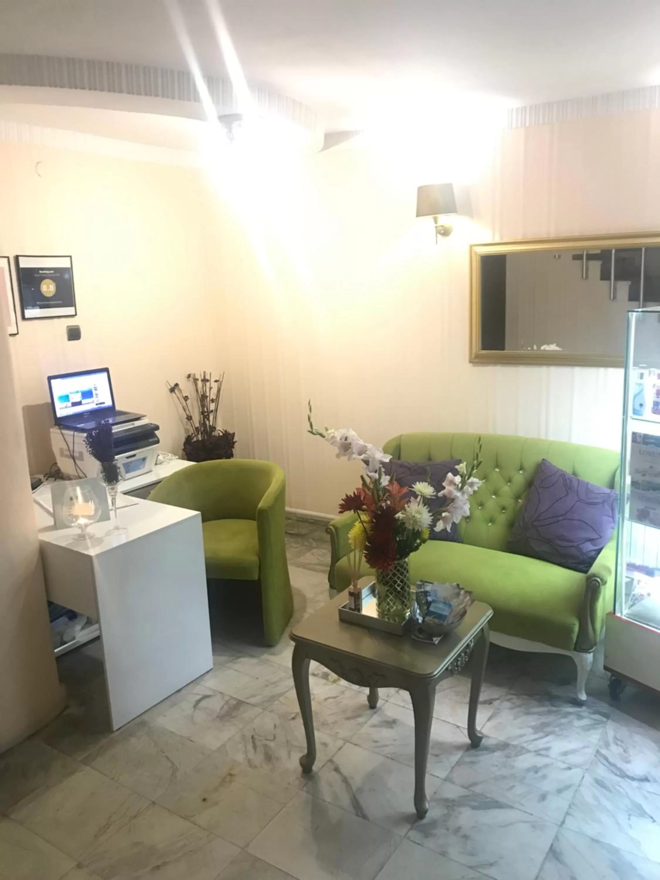 Lobby or reception, Seating Area in White Rose Family Guest House