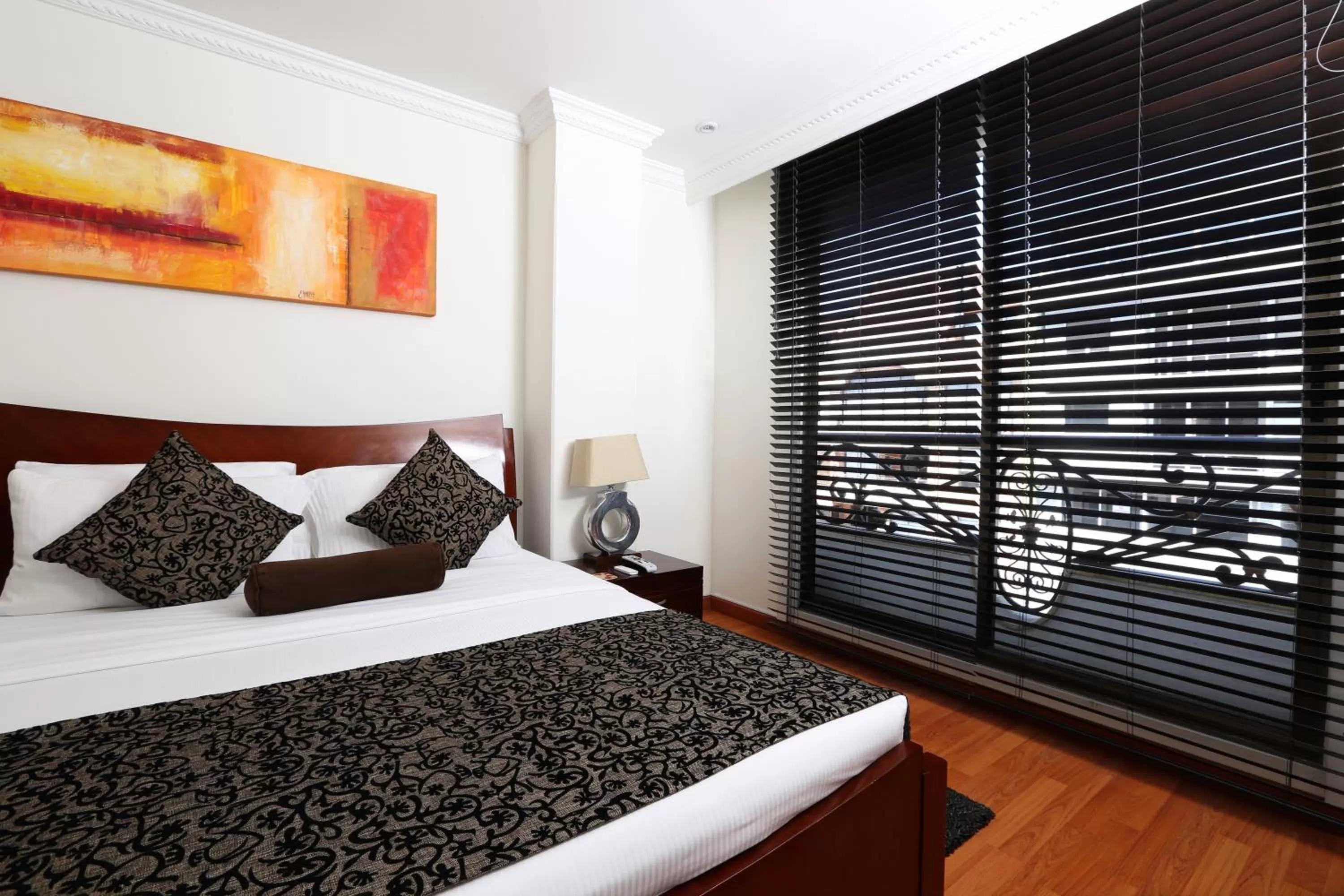 Photo of the whole room, Bed in Hotel Suites 108