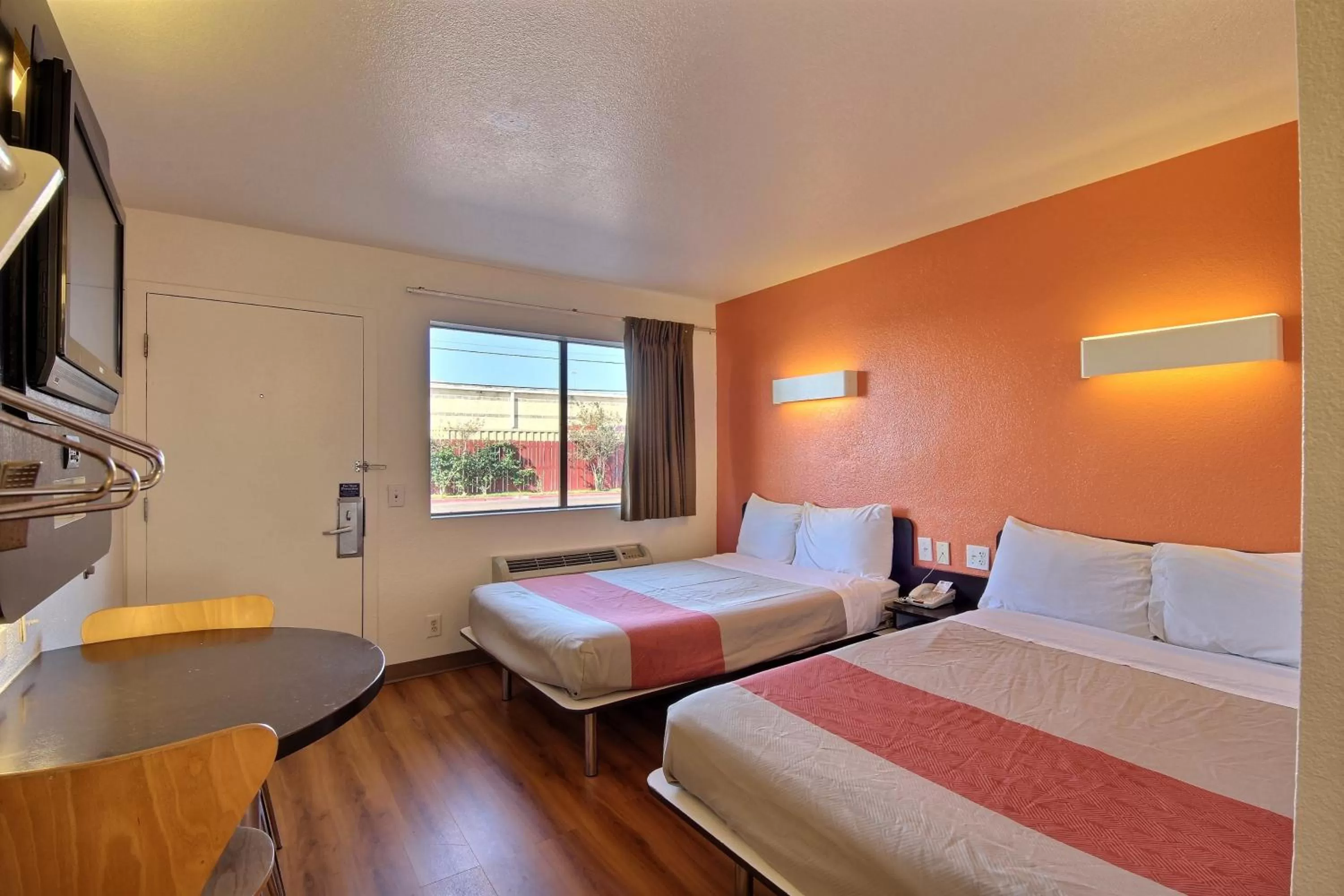 Bedroom, Bed in Motel 6-Laredo, TX - South