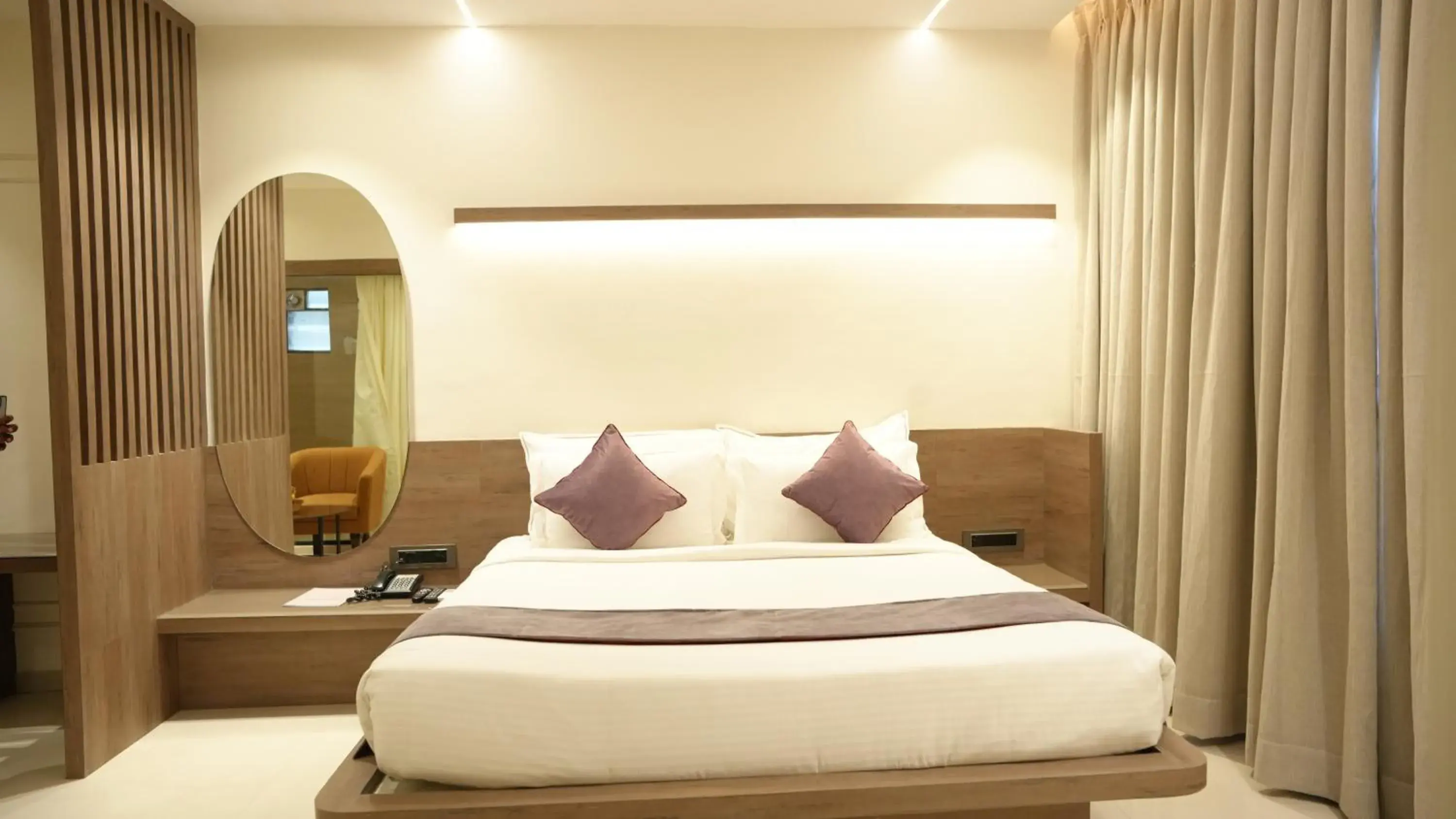 Executive Double Room - Complimentary shuttle pickup and drop to Sai Baba Temple in Jivanta Shirdi Executive Double Room - Complimentary shuttle pickup and drop to Sai Baba Temple in Jivanta Shirdi