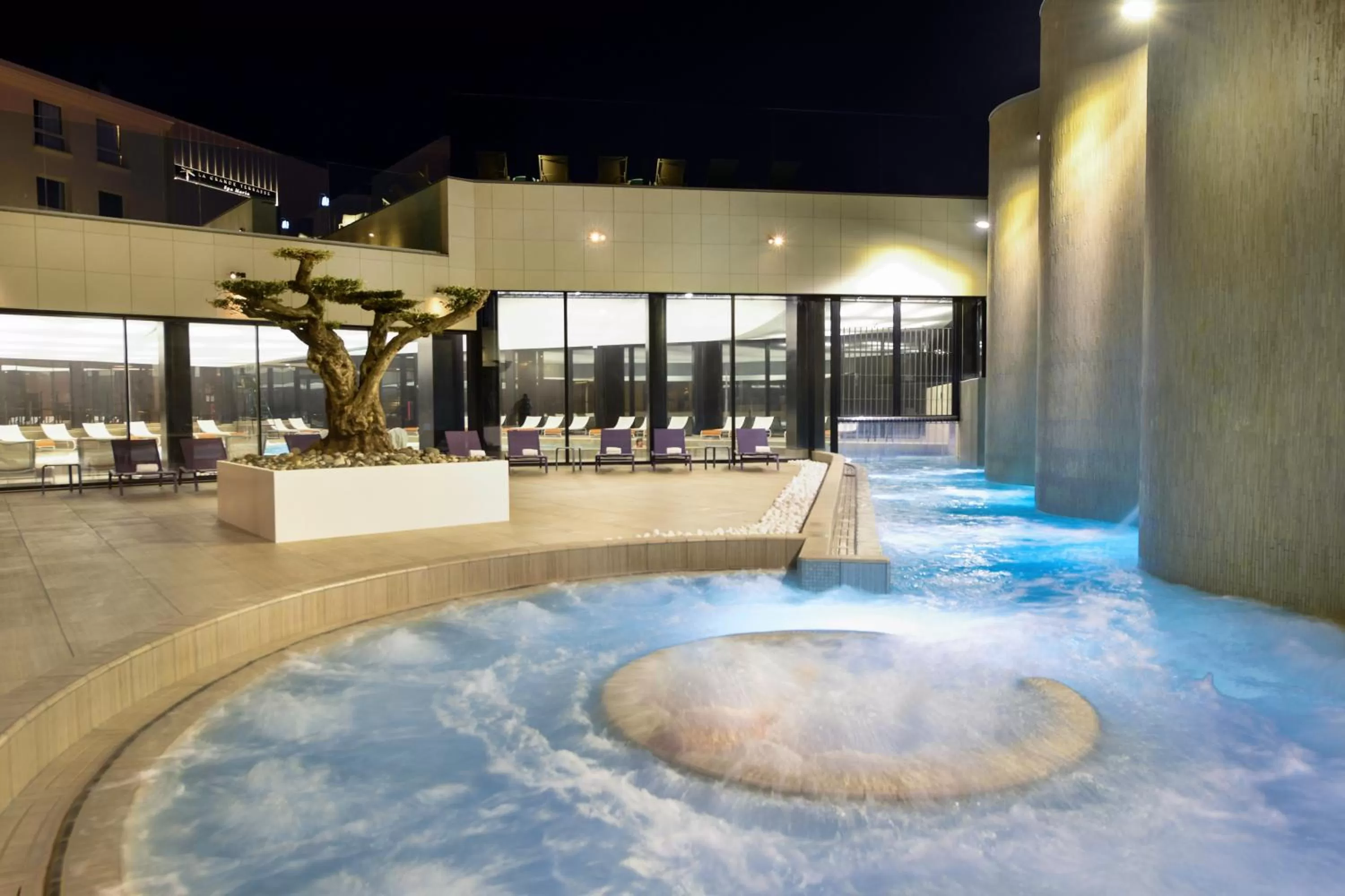 Swimming pool in ibis styles La Rochelle Thalasso Chatelaillon