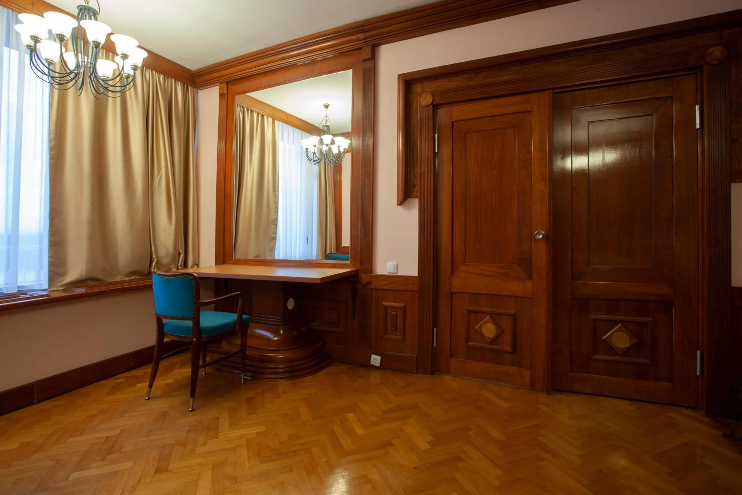 Bedroom, TV/Entertainment Center in Garni Hotel Jugoslavija
