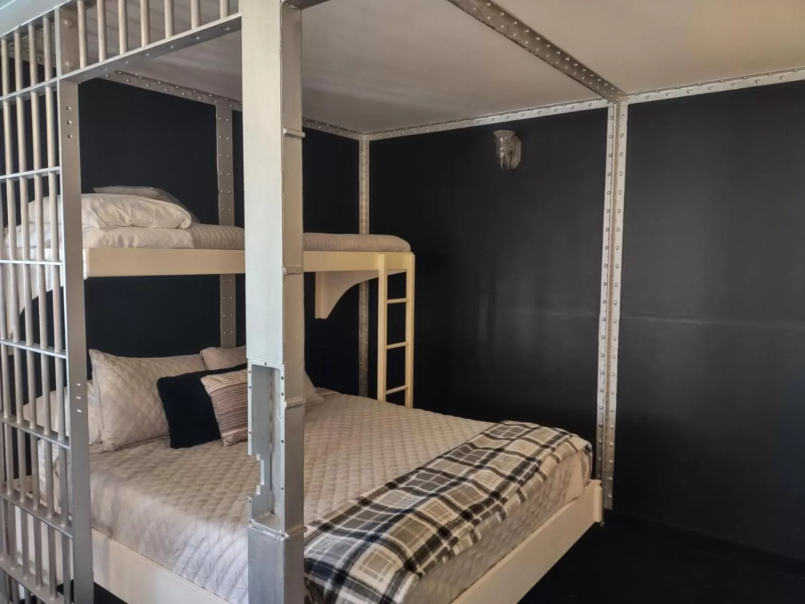 Bed in The King George Inn