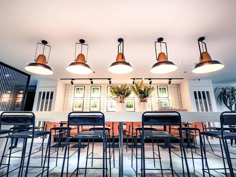 Restaurant/places to eat in Avior Hotel