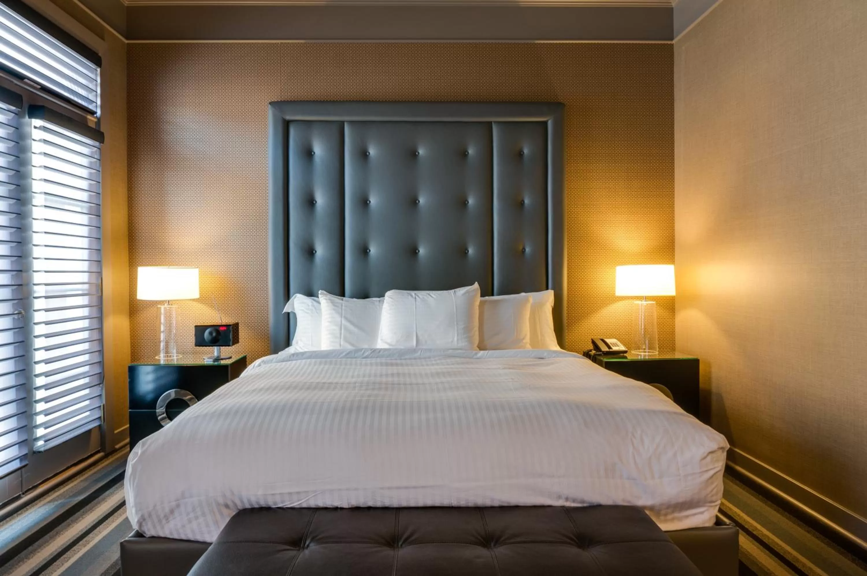 Bed in Hotel Arts Kensington