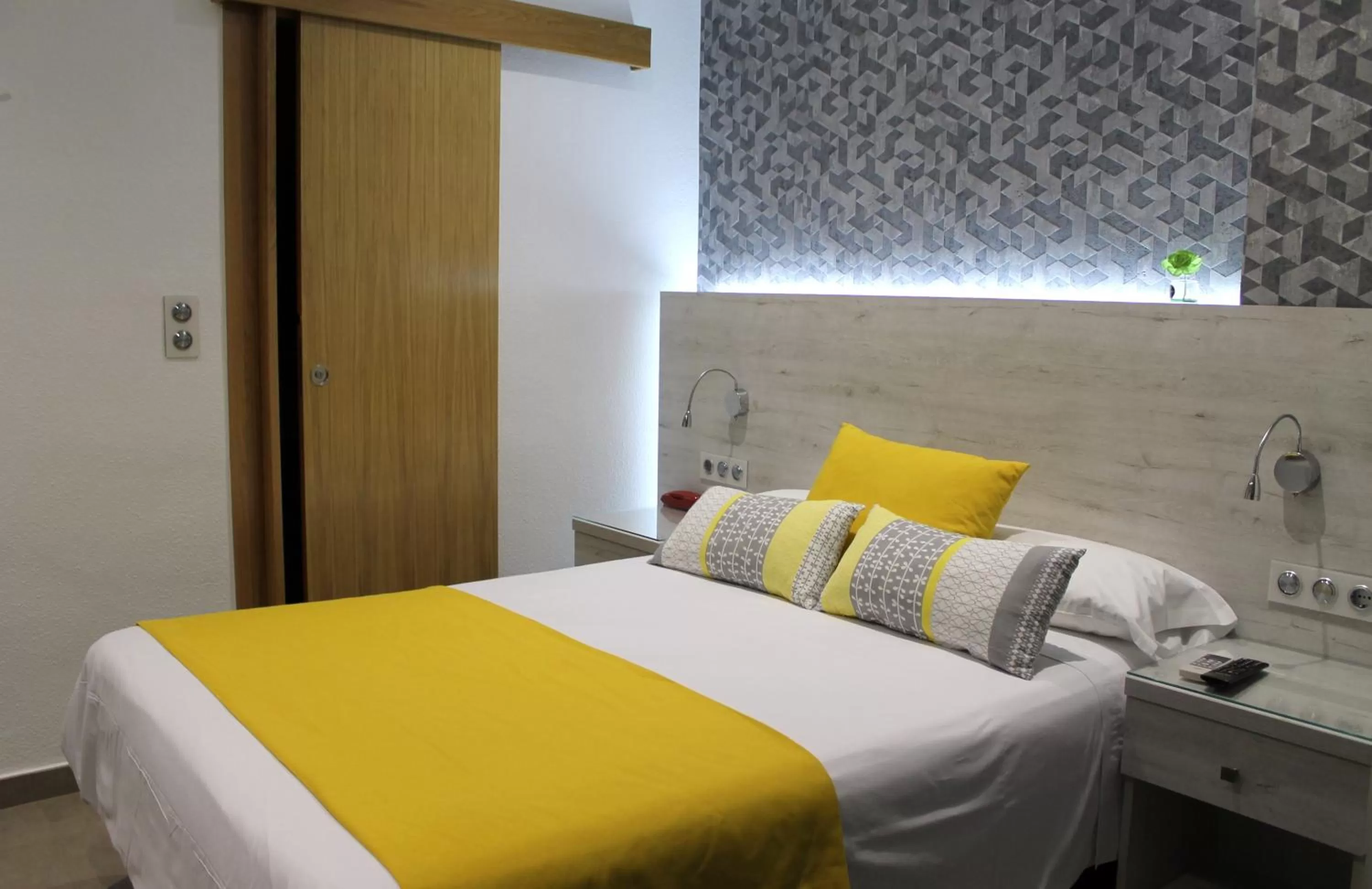 Bed in Hotel Restaurante Santos