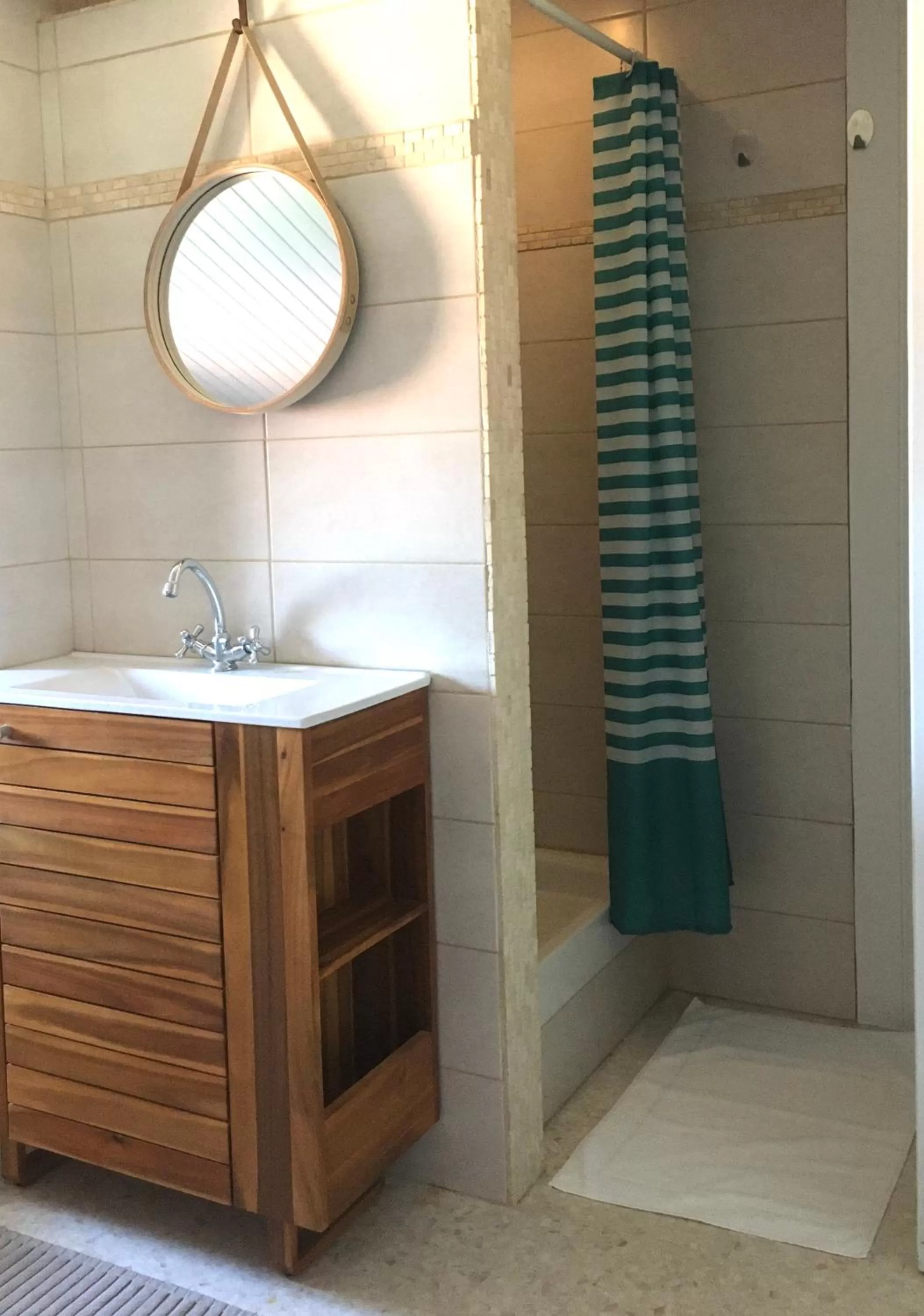 Bathroom in La Perle des Montagnes - Bed and breakfast - Chambre d hôte