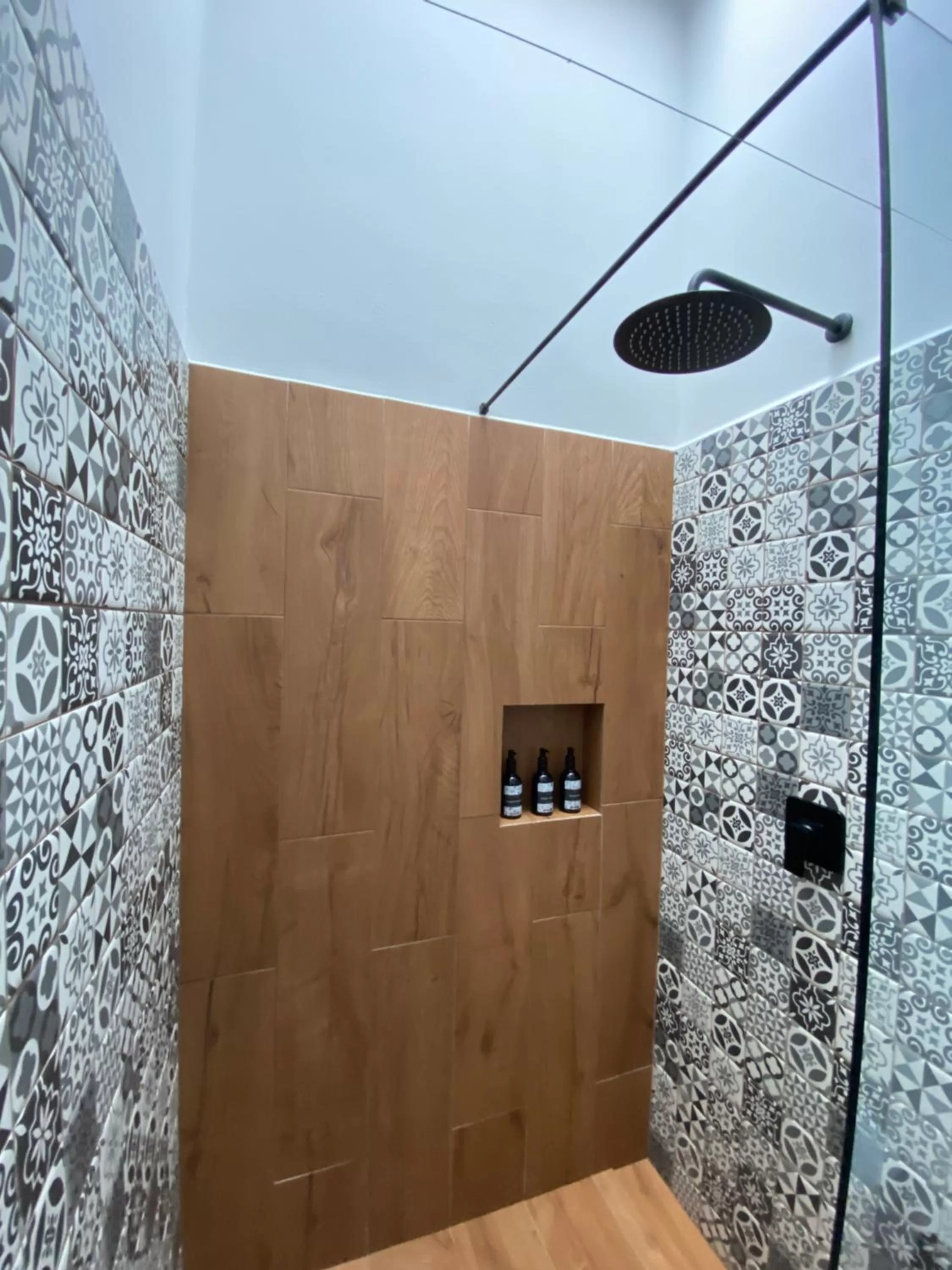 Shower, Bathroom in Casa Medallo