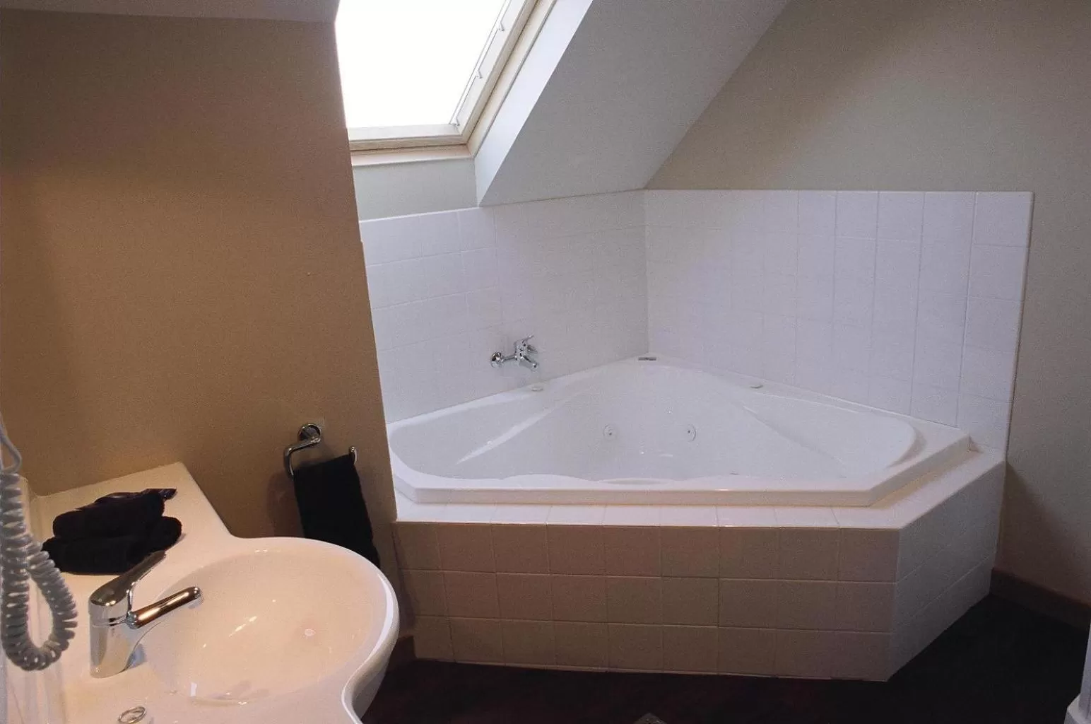 Bathroom in 295 on Tay Motel