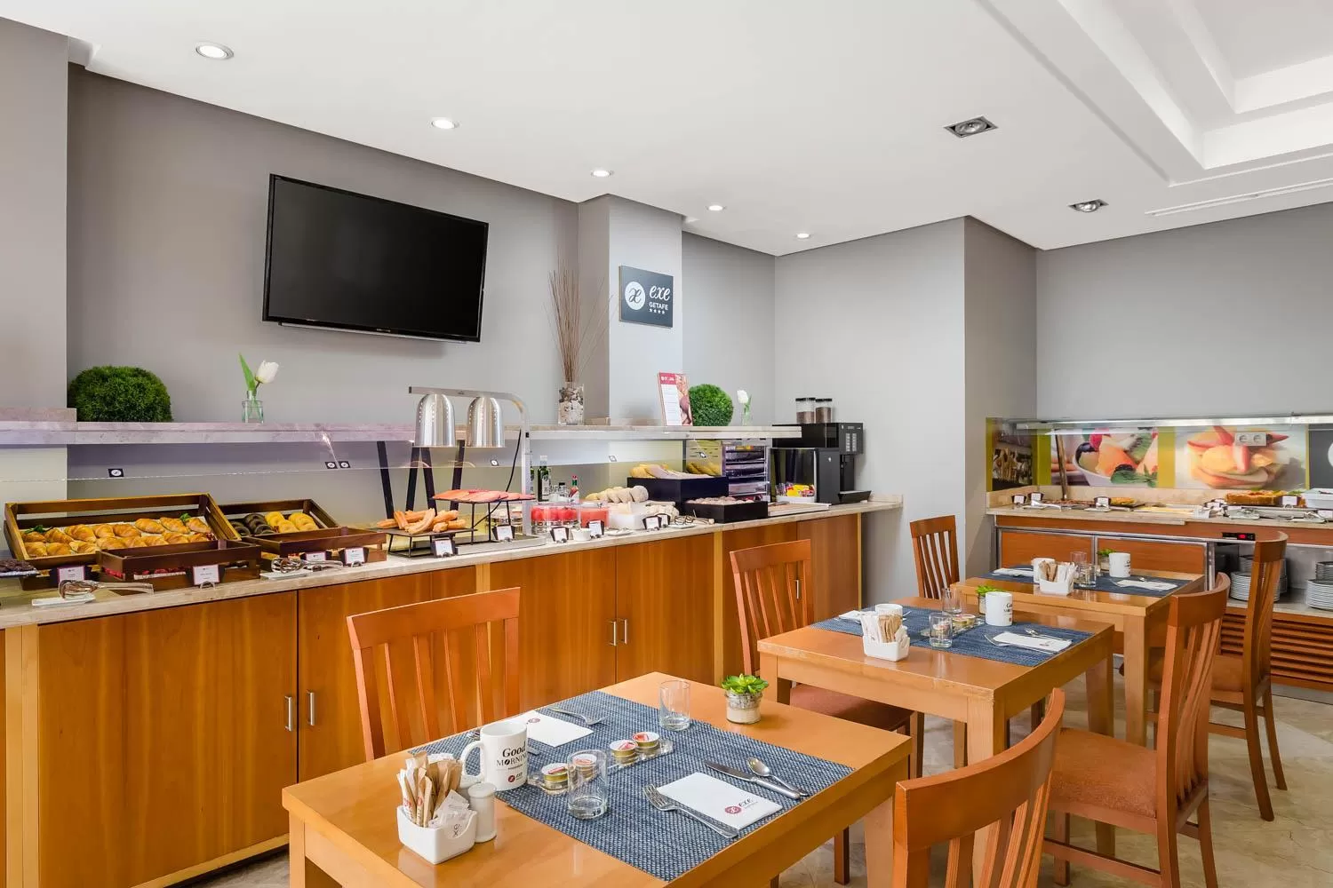 Buffet breakfast in Exe Getafe