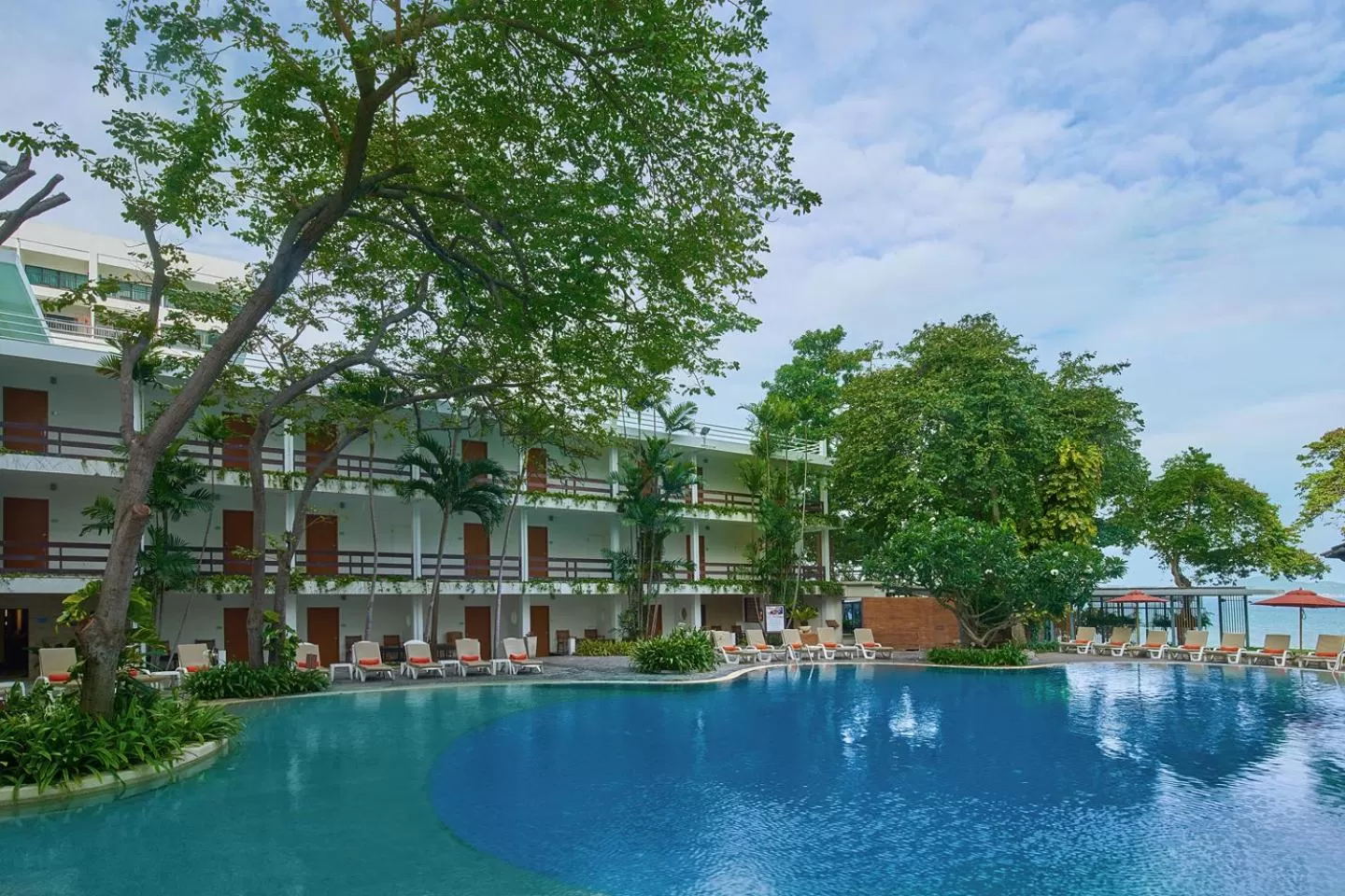 Property building in Cosy Beach Hotel - SHA Extra Plus