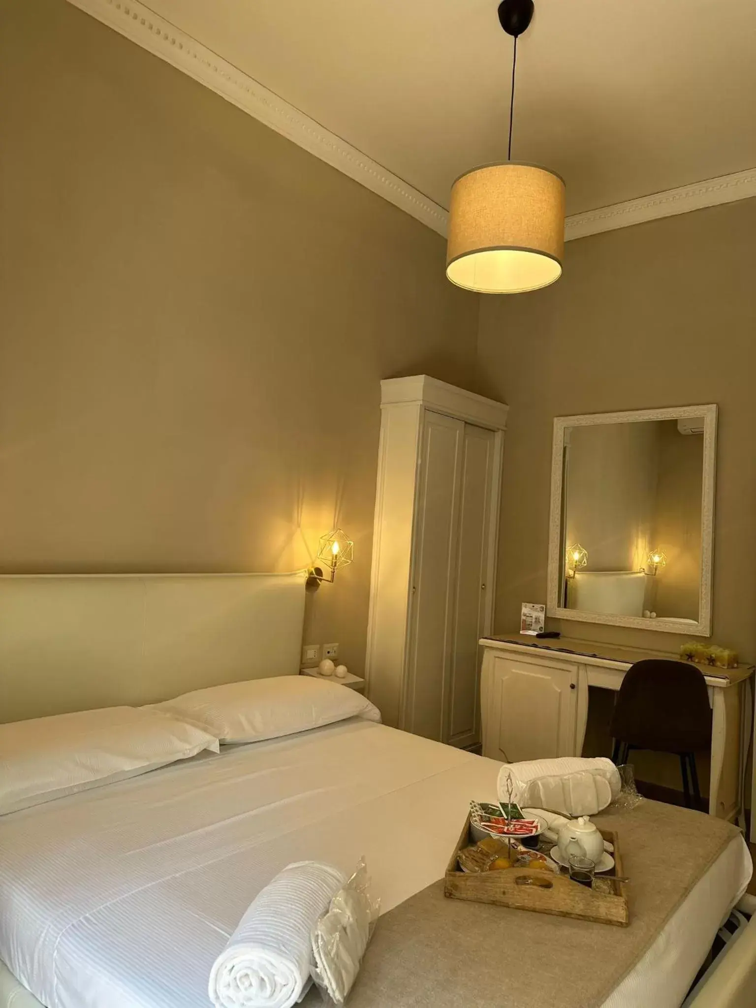 Double Room with Balcony in B&B Partenopeo Double Room with Balcony in B&B Partenopeo