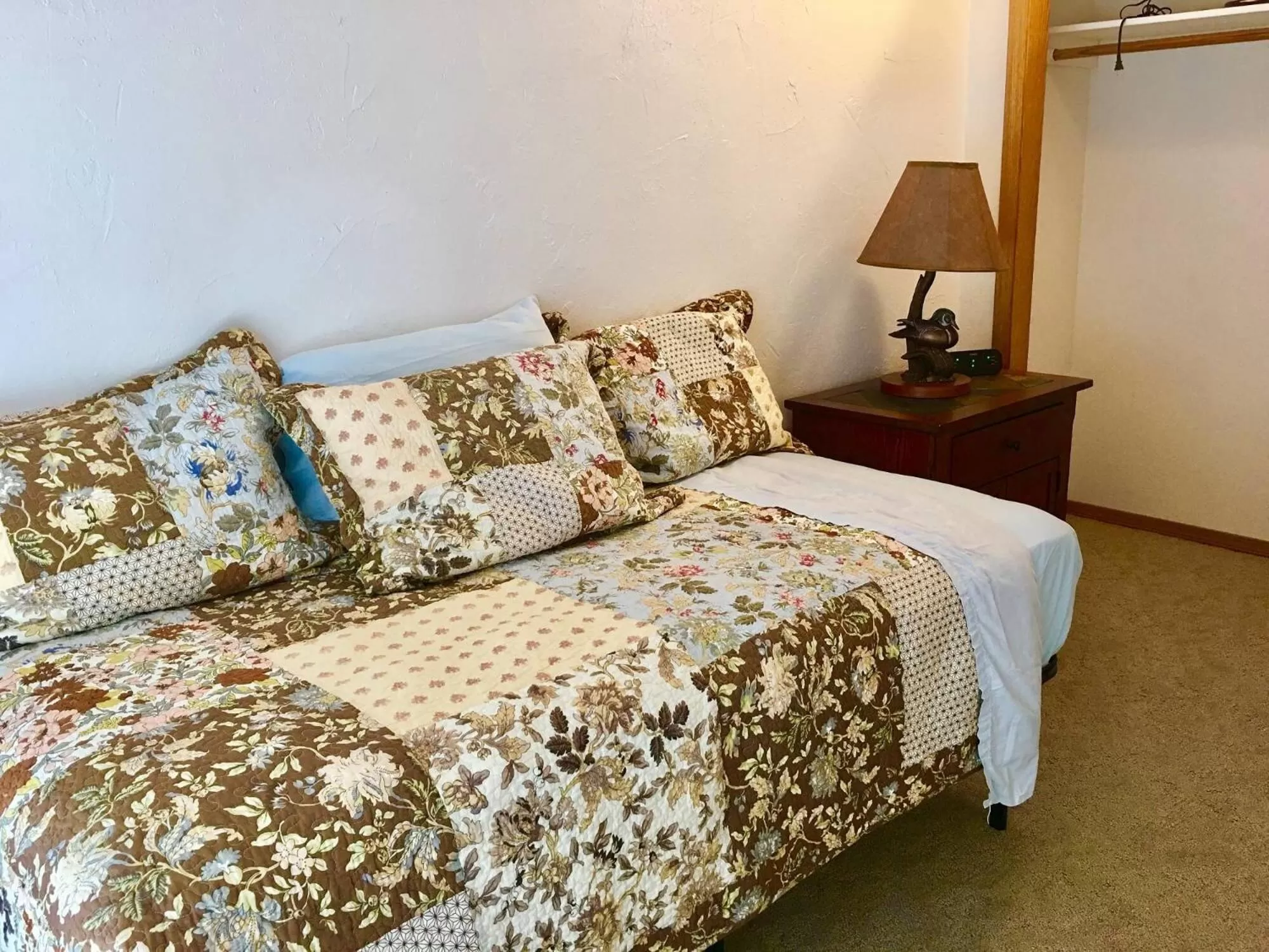 Bed in Driftwood Inn