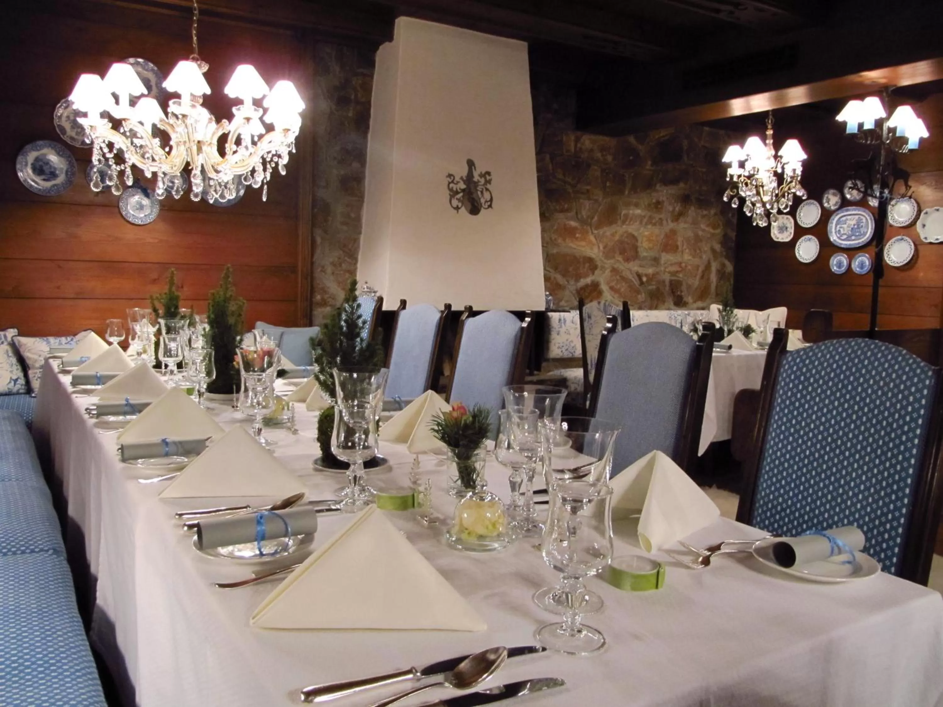 Restaurant/places to eat in Schloss Münichau