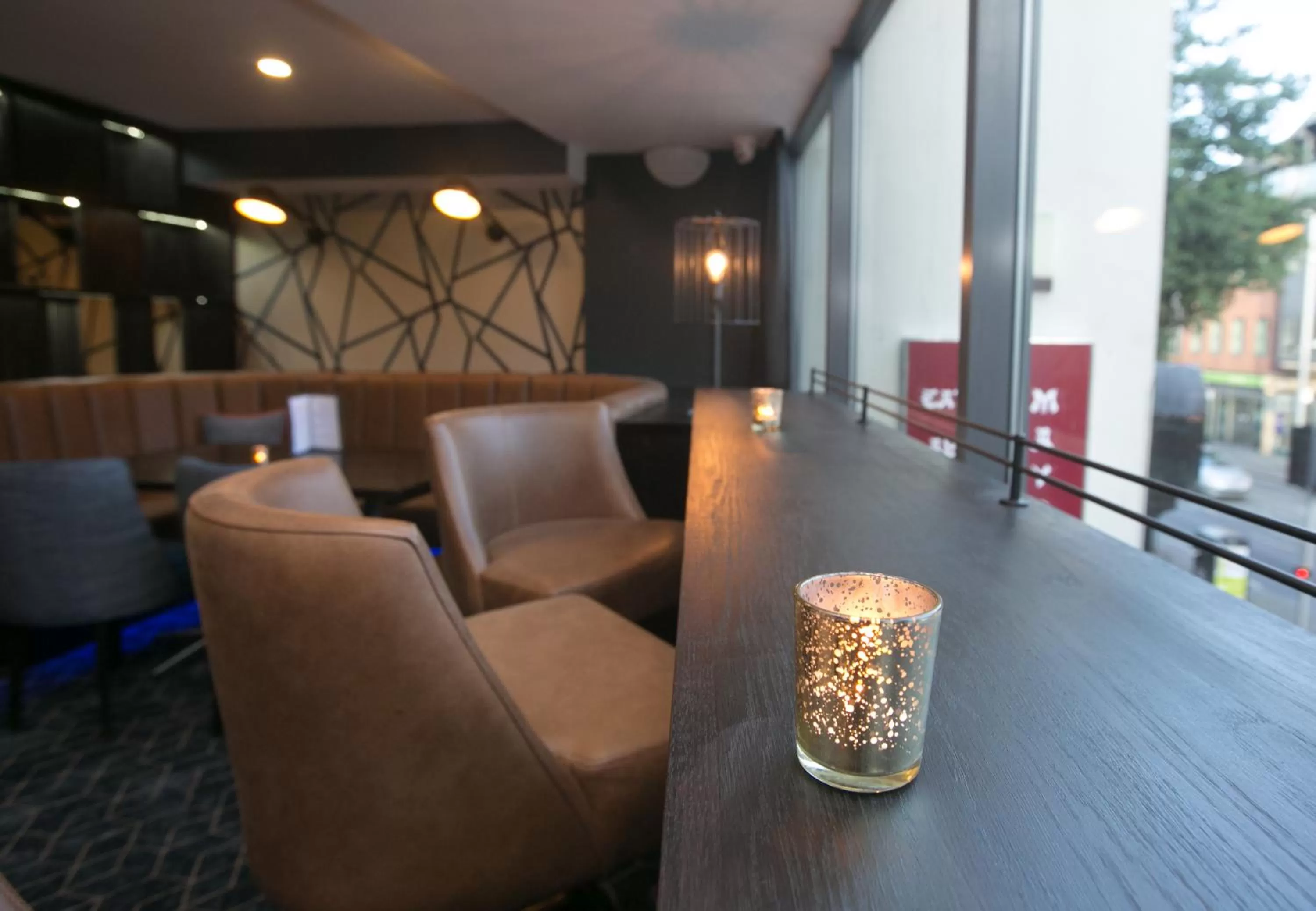Lounge or bar in Garner Hotel Nottingham City Centre by IHG