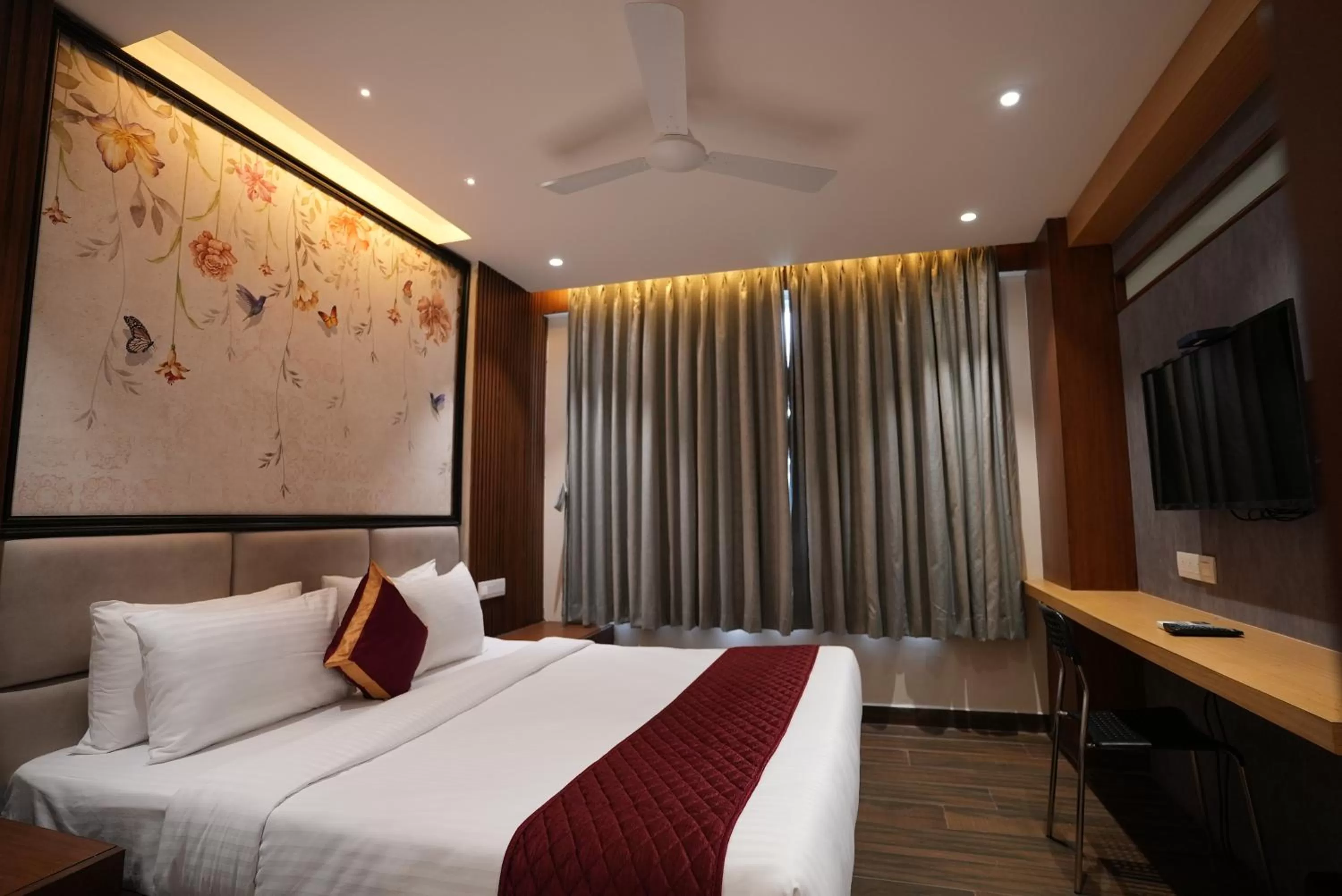 Bed in Eden Park Boutique Hotel